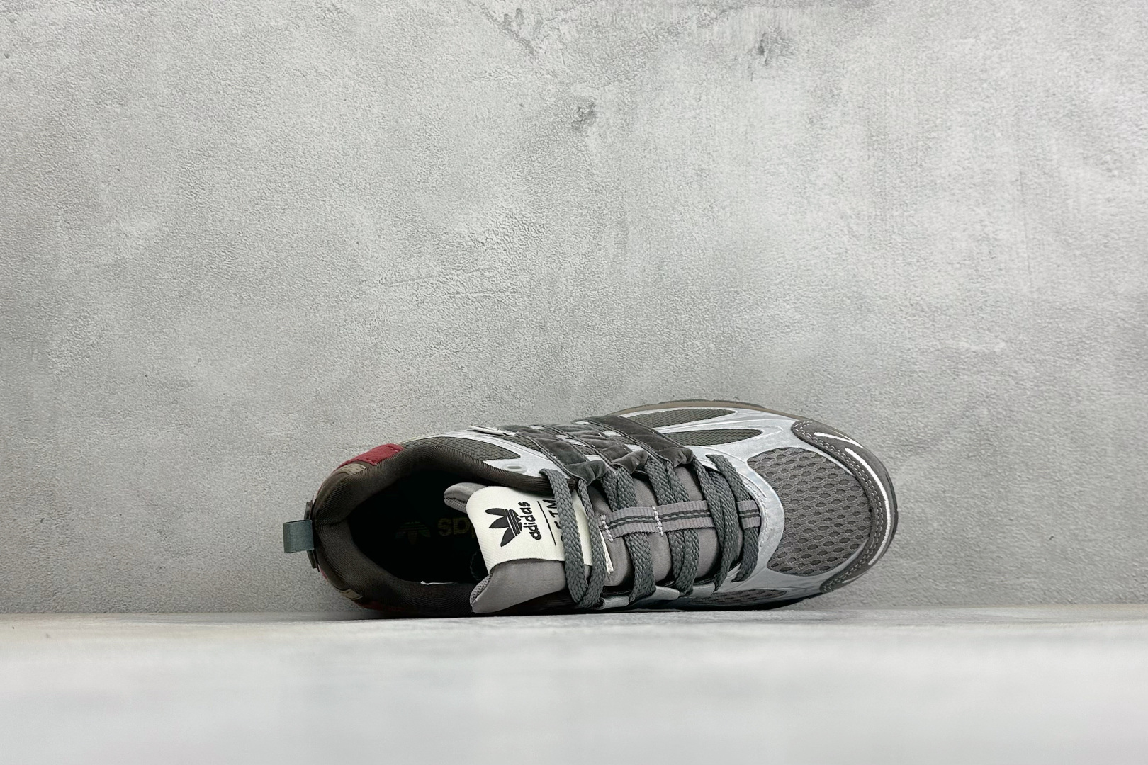 ADISTAR CUSHION SFTM 休闲运动跑鞋 货号：JH9009 尺码：36-45 