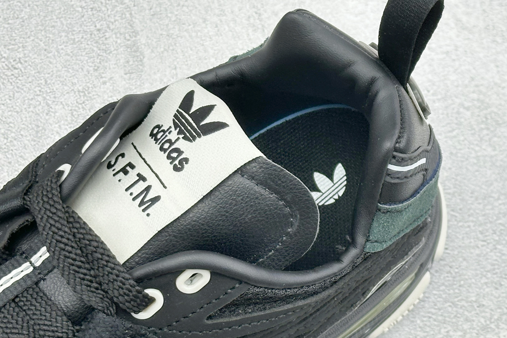ADISTAR CUSHION SFTM 休闲运动跑鞋 货号：jp-8416 尺码：36-45 