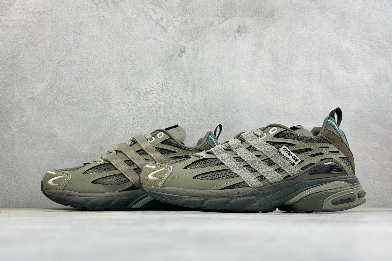 ADISTAR CUSHION SFTM 休闲运动跑鞋 货号：JR8044 尺码：36-45 