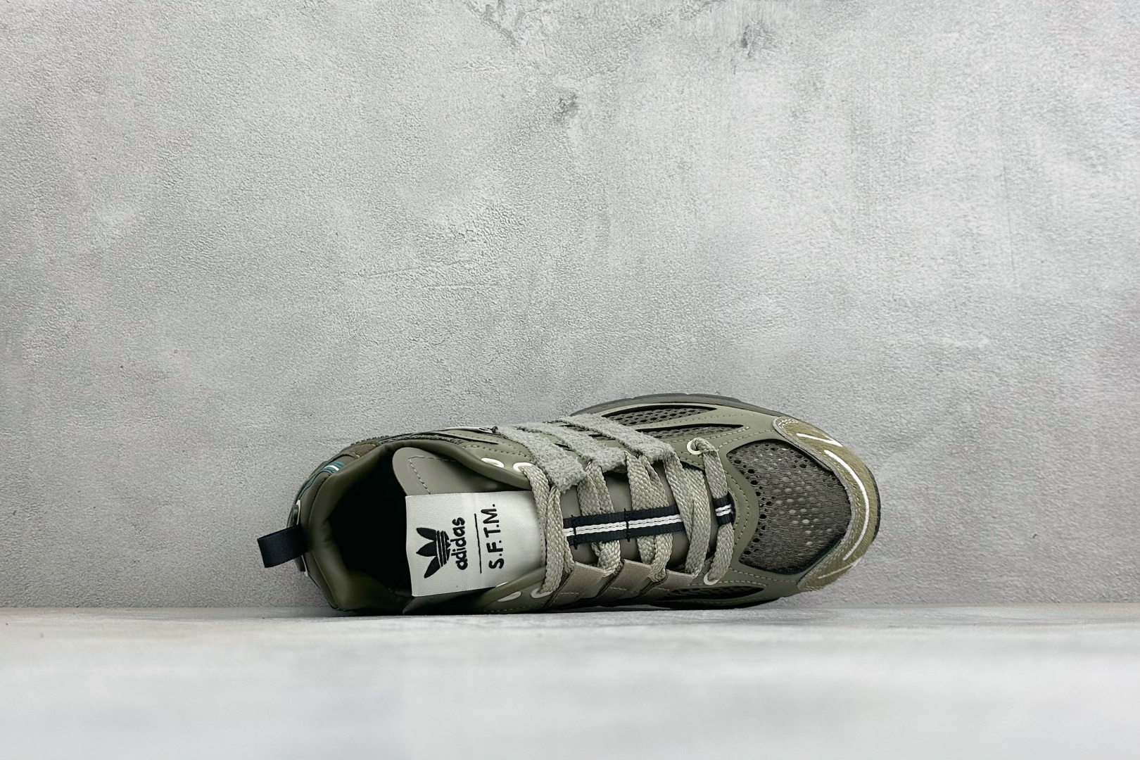 ADISTAR CUSHION SFTM 休闲运动跑鞋 货号：JR8044 尺码：36-45 