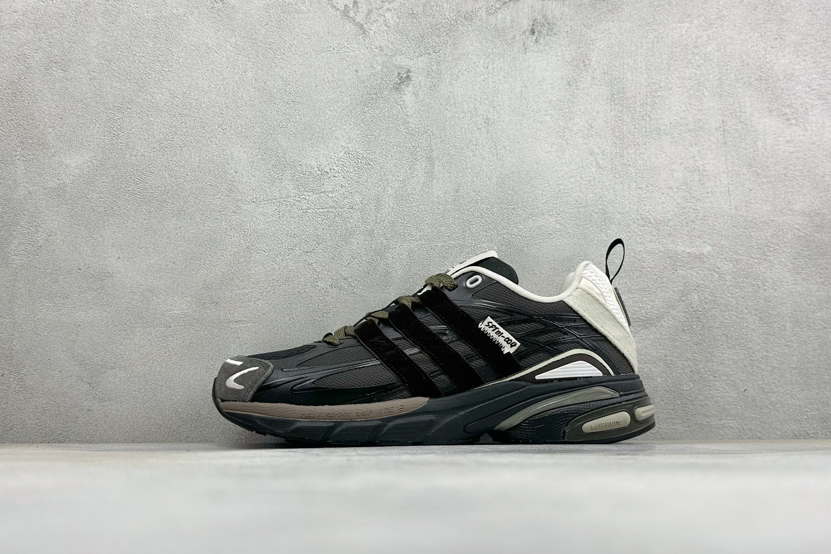 ADISTAR CUSHION SFTM 休闲运动跑鞋 货号：JH9007 尺码：36-45 