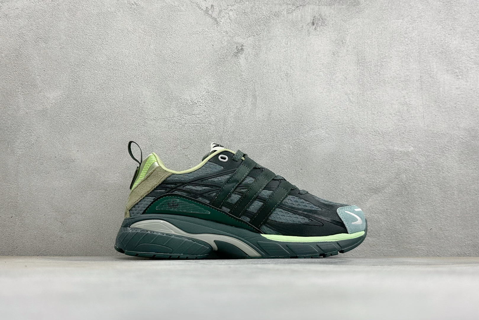 ADISTAR CUSHION SFTM 休闲运动跑鞋 货号:JH9008 尺码:36-45 ADISTAR CUSHION SFTM 休闲运动跑鞋 货号:JH9008 尺码:36-45