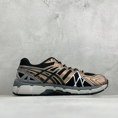 XR版Asics Gel-Kayano 20 亚瑟士 舒适百搭耐磨支撑透气 低帮跑步鞋 货号: 1203A388-002 XR版Asics Gel-Kayano 20 亚瑟士 舒适百搭耐磨支撑透气 低帮跑步鞋 货号: 1203A388-002