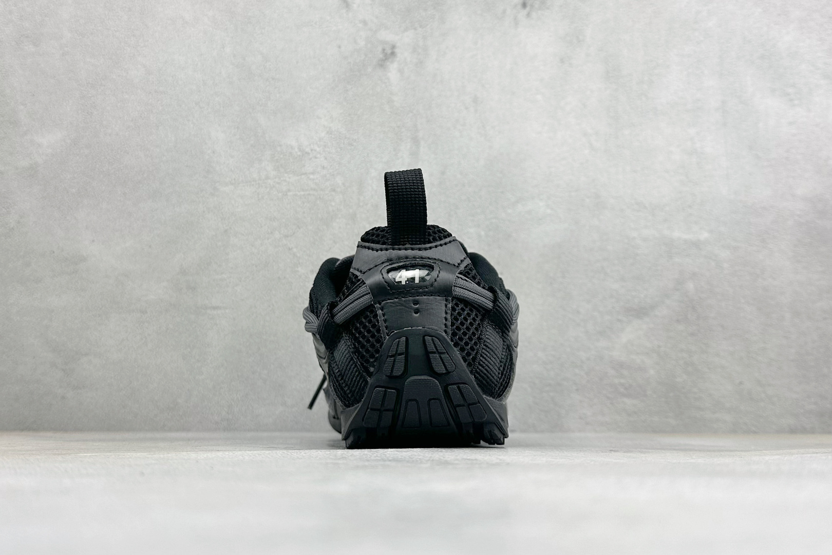 GO版Balenciaga巴黎世家 25代 Radar Gradient Lines 圆头系带logo标志 纯原生产线出 GO版Balenciaga巴黎世家 25代 Radar Gradient Lines 圆头系带logo标志 纯原生产线出