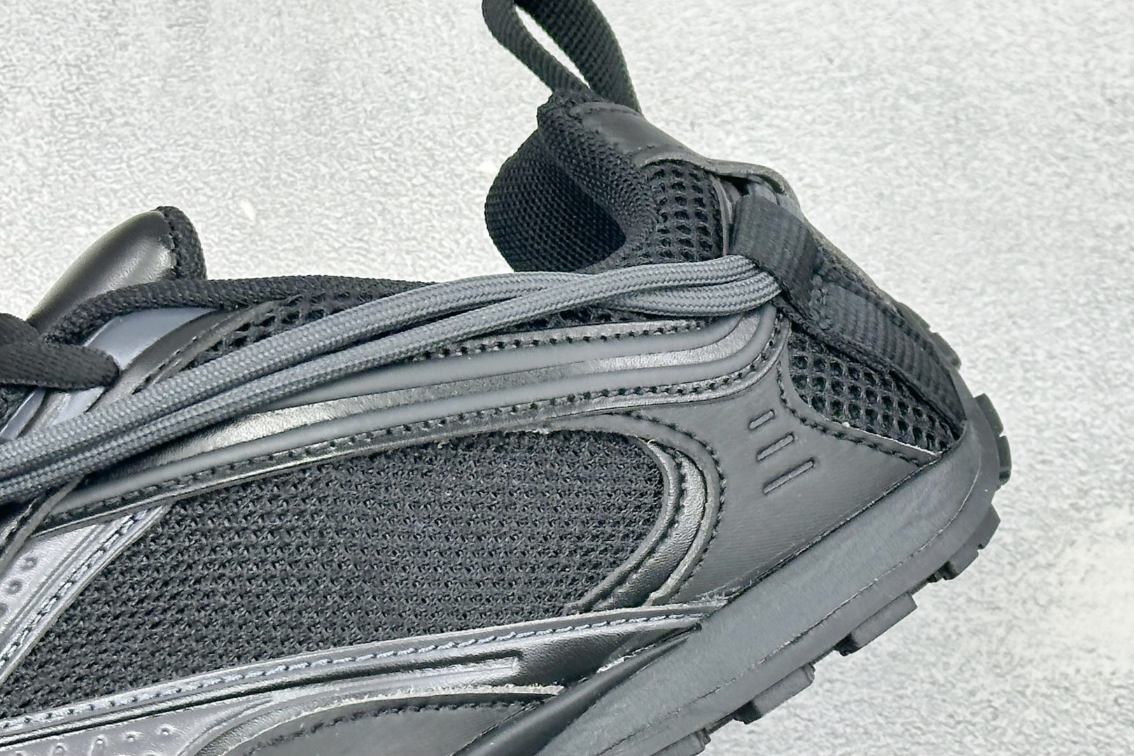 GO版Balenciaga巴黎世家 25代 Radar Gradient Lines 圆头系带logo标志 纯原生产线出 GO版Balenciaga巴黎世家 25代 Radar Gradient Lines 圆头系带logo标志 纯原生产线出