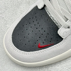 FS版 Nike SB Force 58 硫化杯底 传统篮球风格板鞋 Nike SB Force 58 男/女滑板鞋采用 FS版 Nike SB Force 58 硫化杯底 传统篮球风格板鞋 Nike SB Force 58 男/女滑板鞋采用