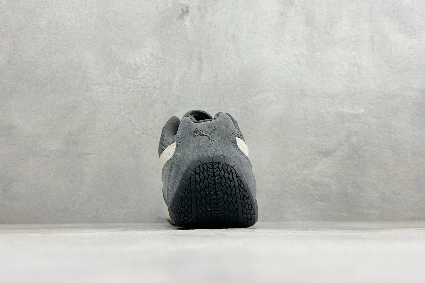 M版Puma Speedcet Etoile Wns 彪马薄底德迅复古运动休闲赛车跑鞋 以趣味十足又前卫复古的设计引领潮