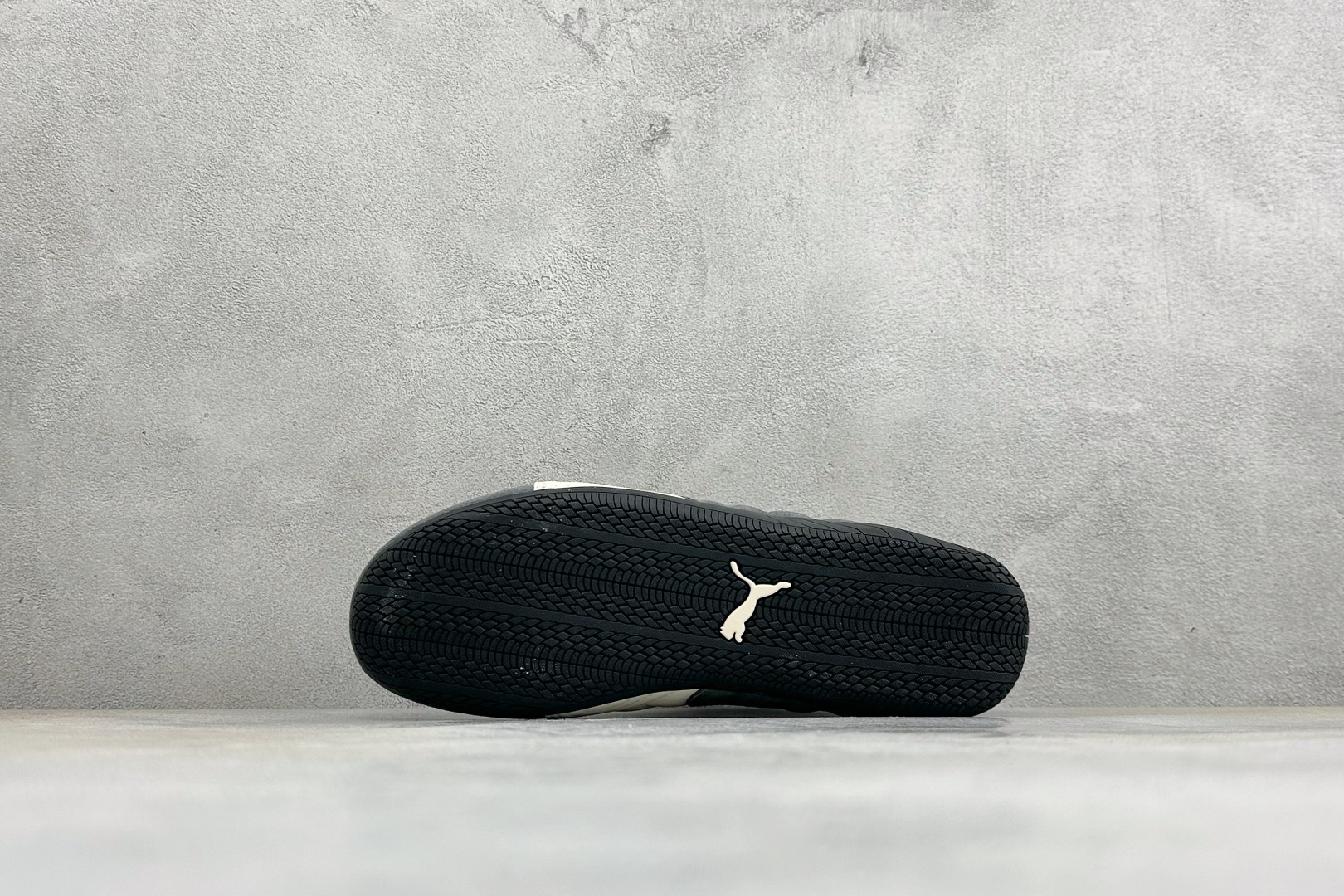 M版Puma Speedcet Etoile Wns 彪马薄底德迅复古运动休闲赛车跑鞋 以趣味十足又前卫复古的设计引领潮