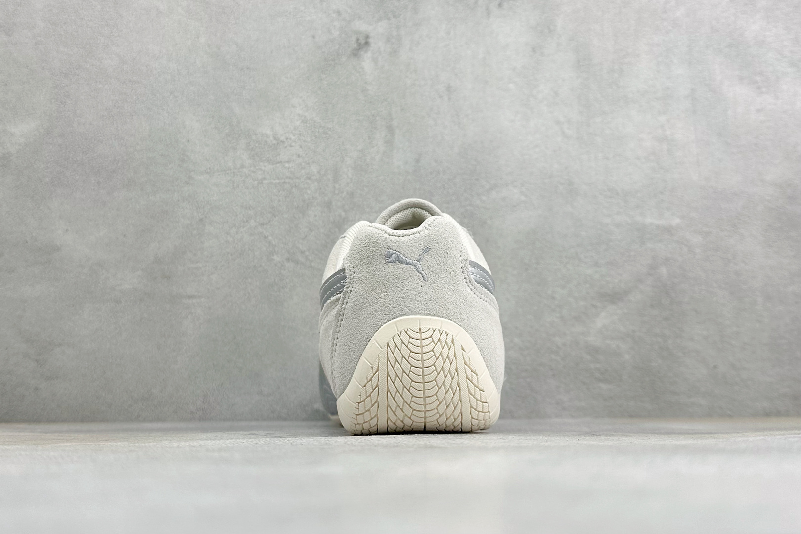 M版Puma Speedcet Etoile Wns 彪马薄底德迅复古运动休闲赛车跑鞋 以趣味十足又前卫复古的设计引领潮