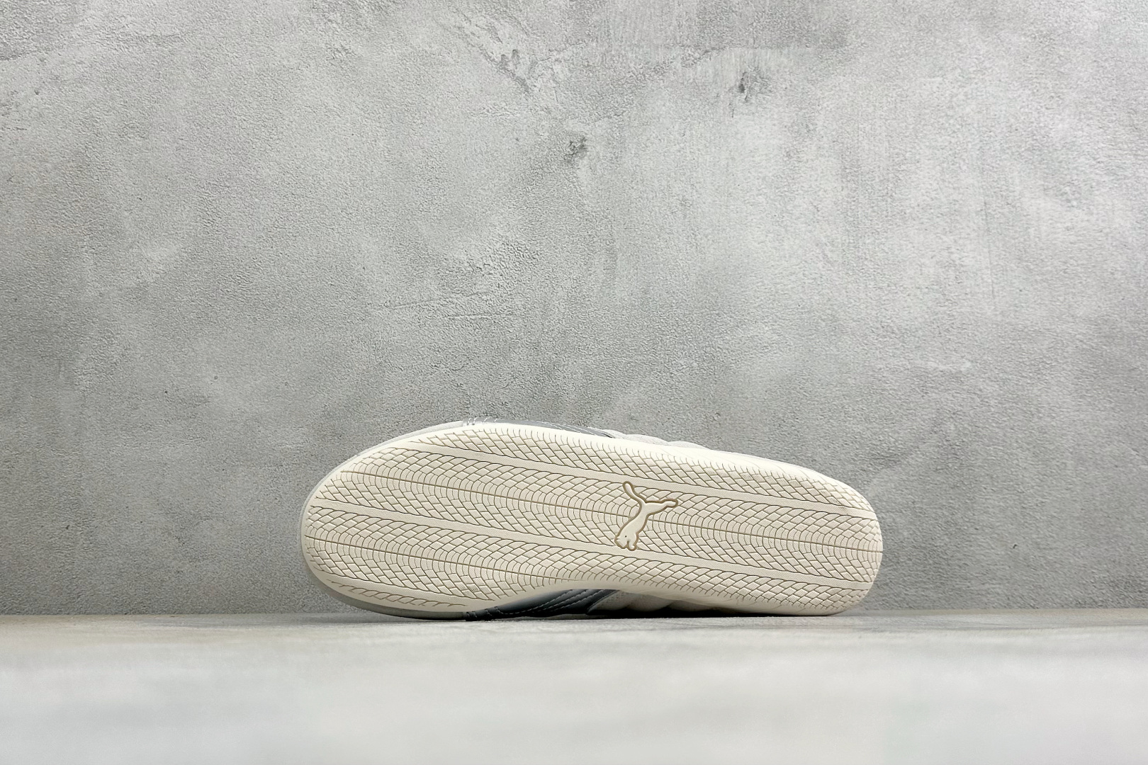 M版Puma Speedcet Etoile Wns 彪马薄底德迅复古运动休闲赛车跑鞋 以趣味十足又前卫复古的设计引领潮