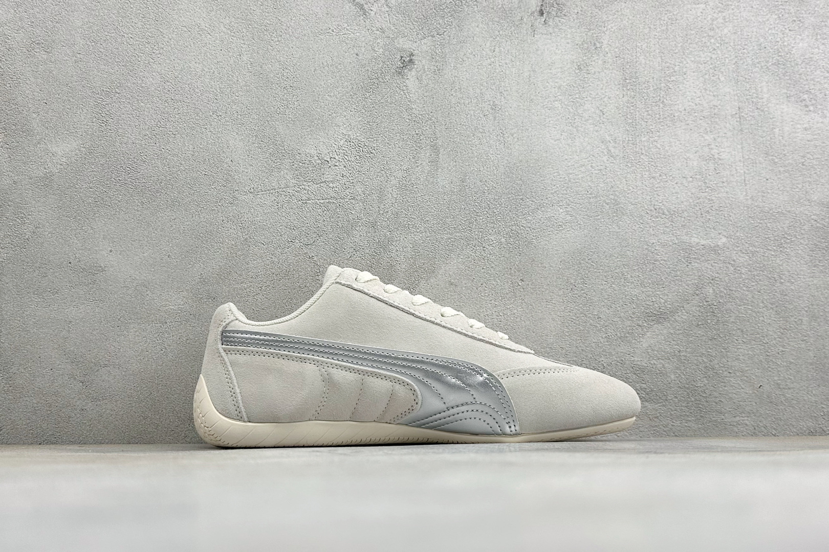 M版Puma Speedcet Etoile Wns 彪马薄底德迅复古运动休闲赛车跑鞋 以趣味十足又前卫复古的设计引领潮