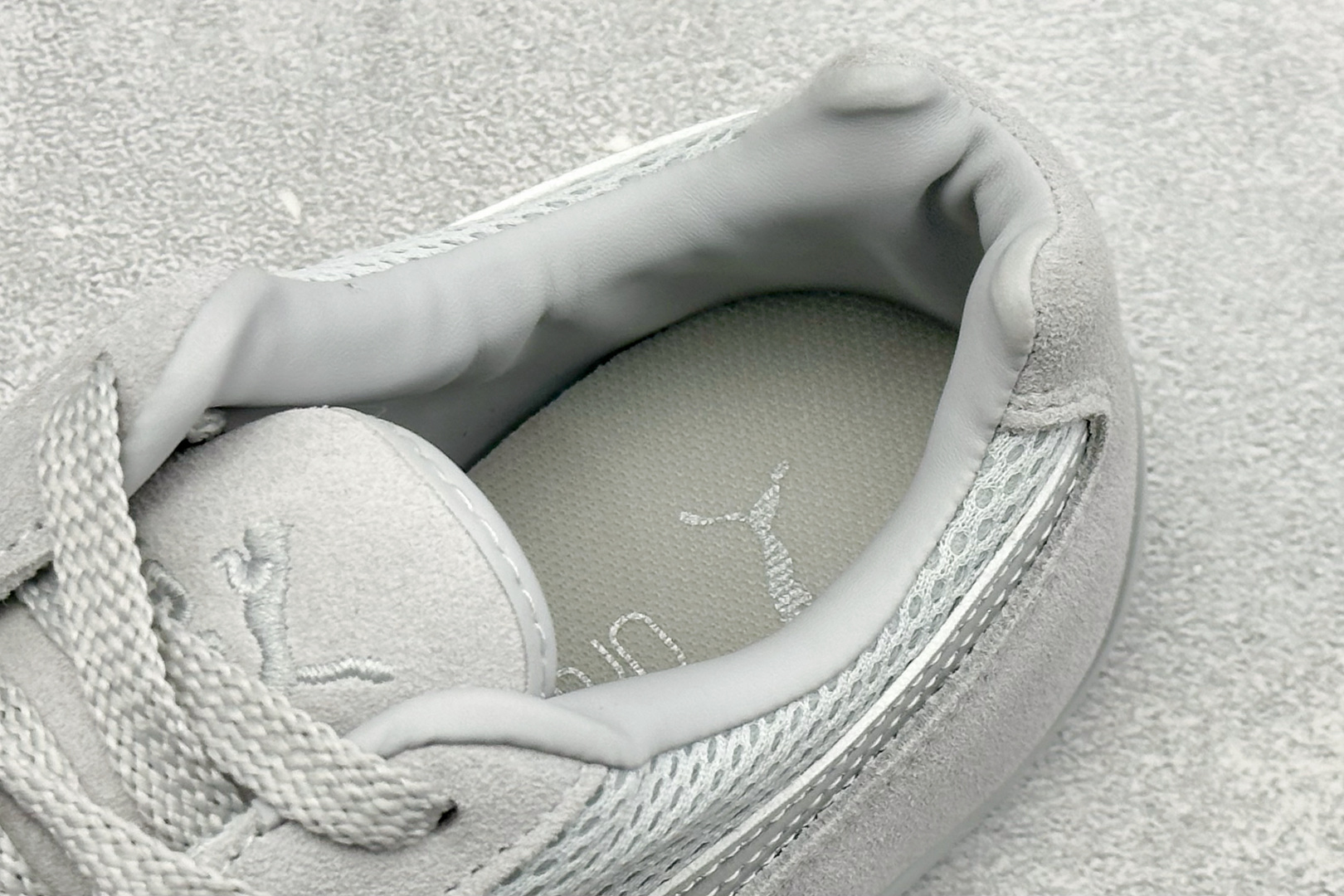 M版Puma Speedcet Etoile Wns 彪马薄底德迅复古运动休闲赛车跑鞋 以趣味十足又前卫复古的设计引领潮