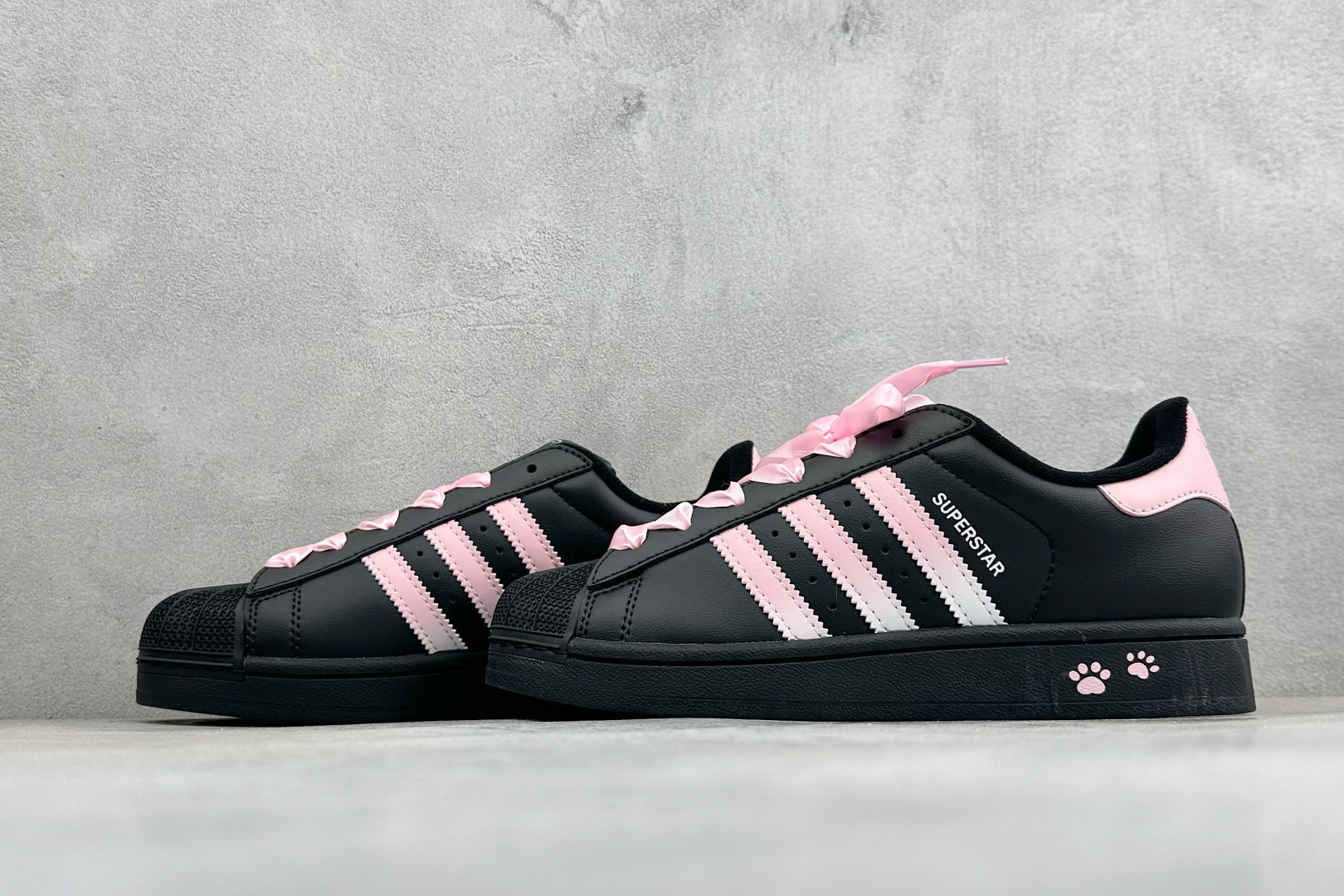 Adidas Originals SUPERSTAR W 贝壳头系列 三叶草低帮经典百搭休闲运动板鞋 货号：JH9977