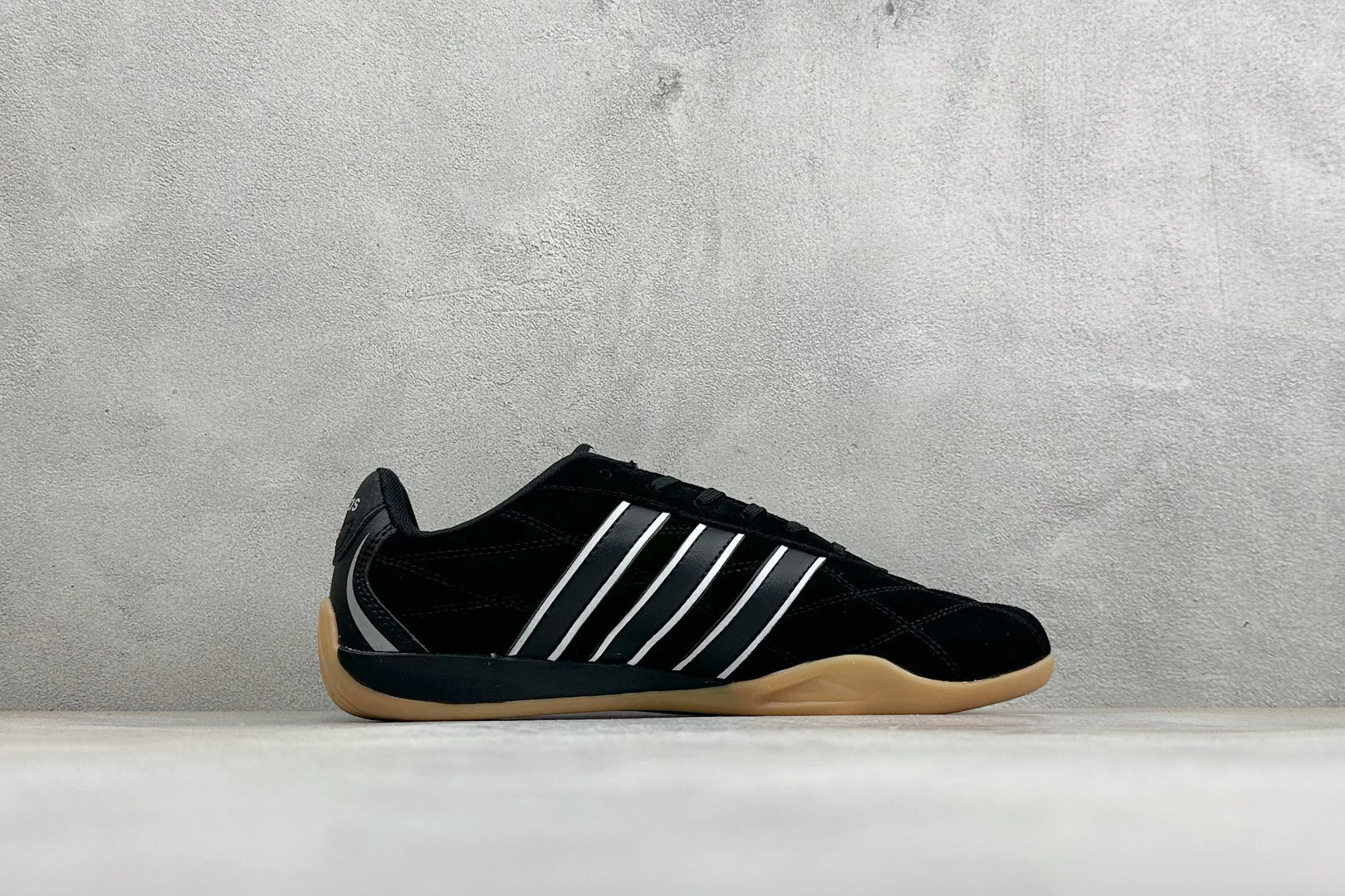 BF版Adidas Originals Adiracer 2026 潮流运动防滑耐磨阿迪达斯低帮休闲跑步鞋 货号: HQ