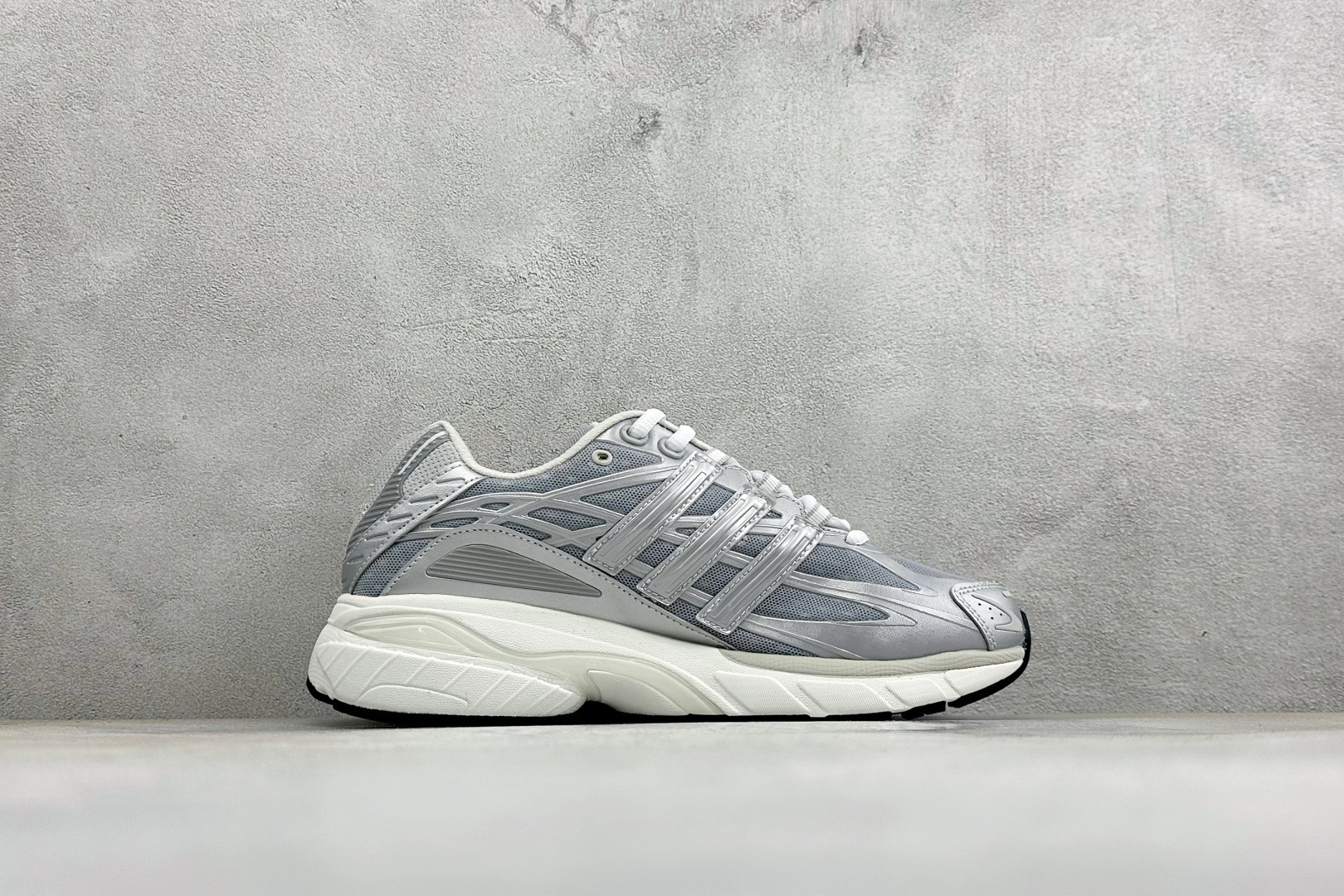 福利特价 SFTM x Adidas Originals ADISTAR CUSHION 联名复古舒适防滑耐磨低帮生活休