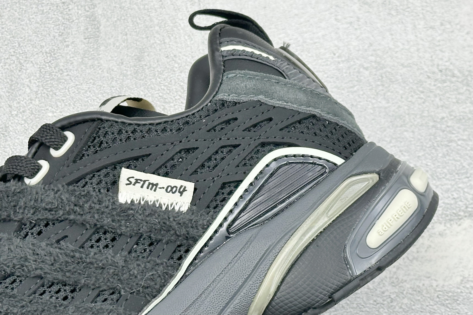 福利特价 SFTM x Adidas Originals ADISTAR CUSHION 联名复古舒适防滑耐磨低帮生活休