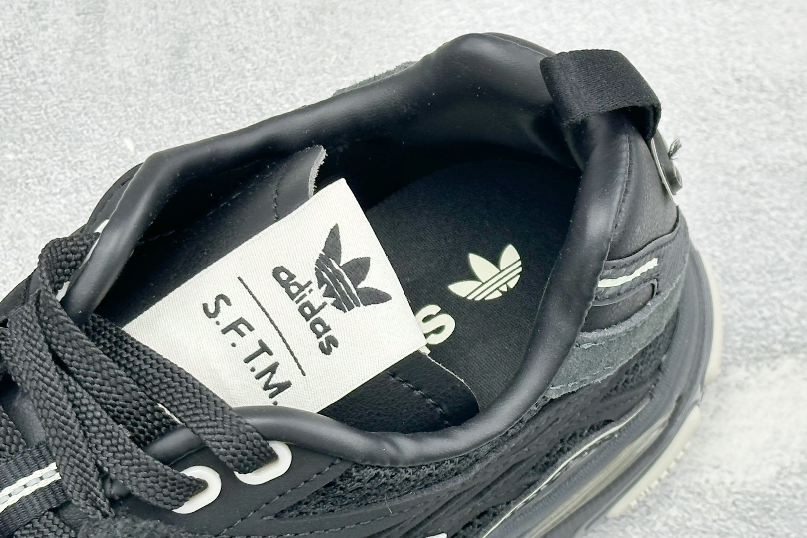 福利特价 SFTM x Adidas Originals ADISTAR CUSHION 联名复古舒适防滑耐磨低帮生活休