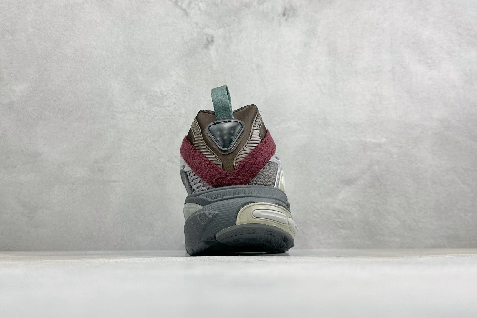 福利特价 SFTM x Adidas Originals ADISTAR CUSHION 联名复古舒适防滑耐磨低帮生活休