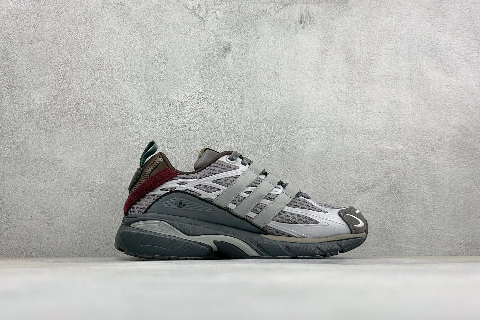 福利特价 SFTM x Adidas Originals ADISTAR CUSHION 联名复古舒适防滑耐磨低帮生活休
