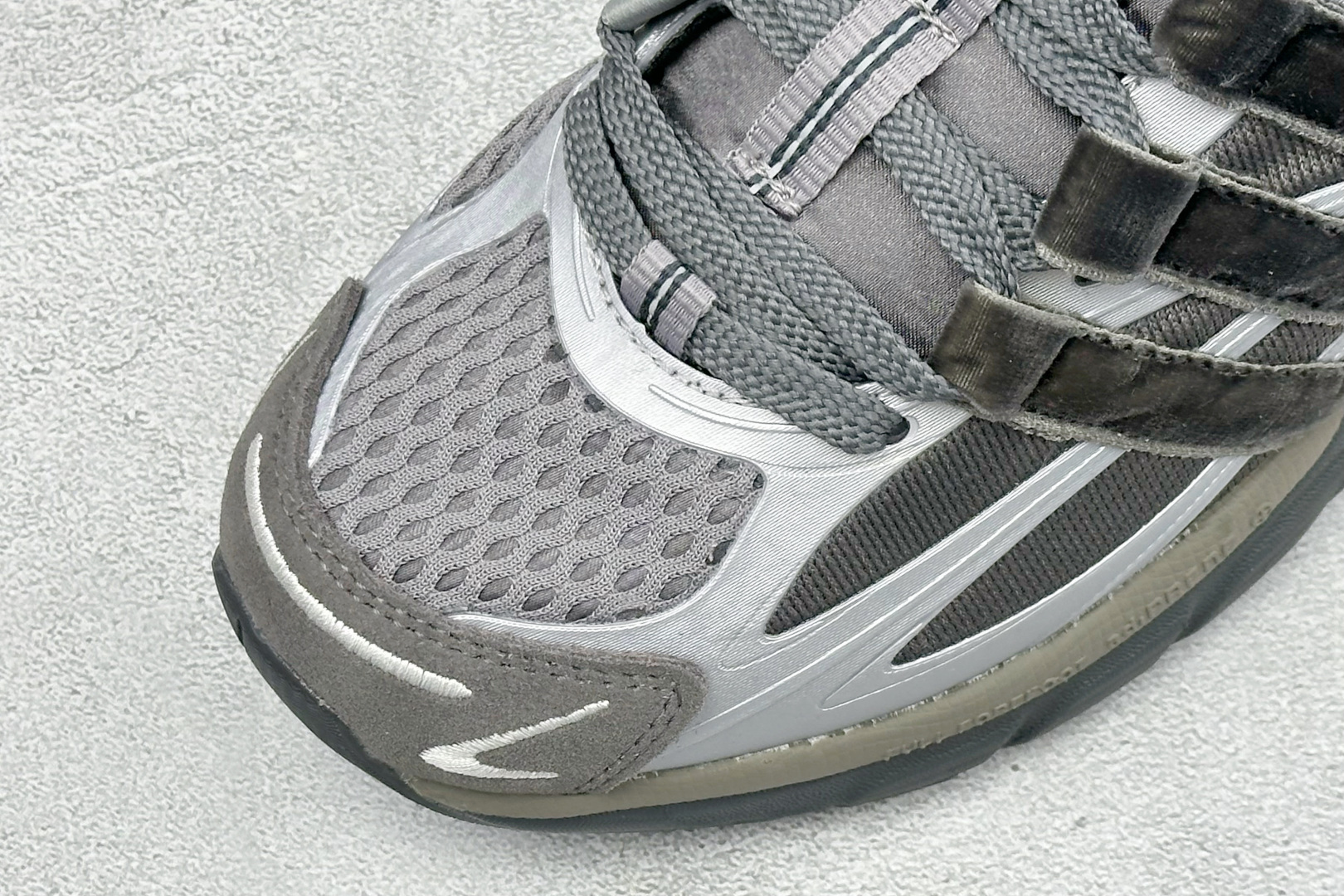 福利特价 SFTM x Adidas Originals ADISTAR CUSHION 联名复古舒适防滑耐磨低帮生活休
