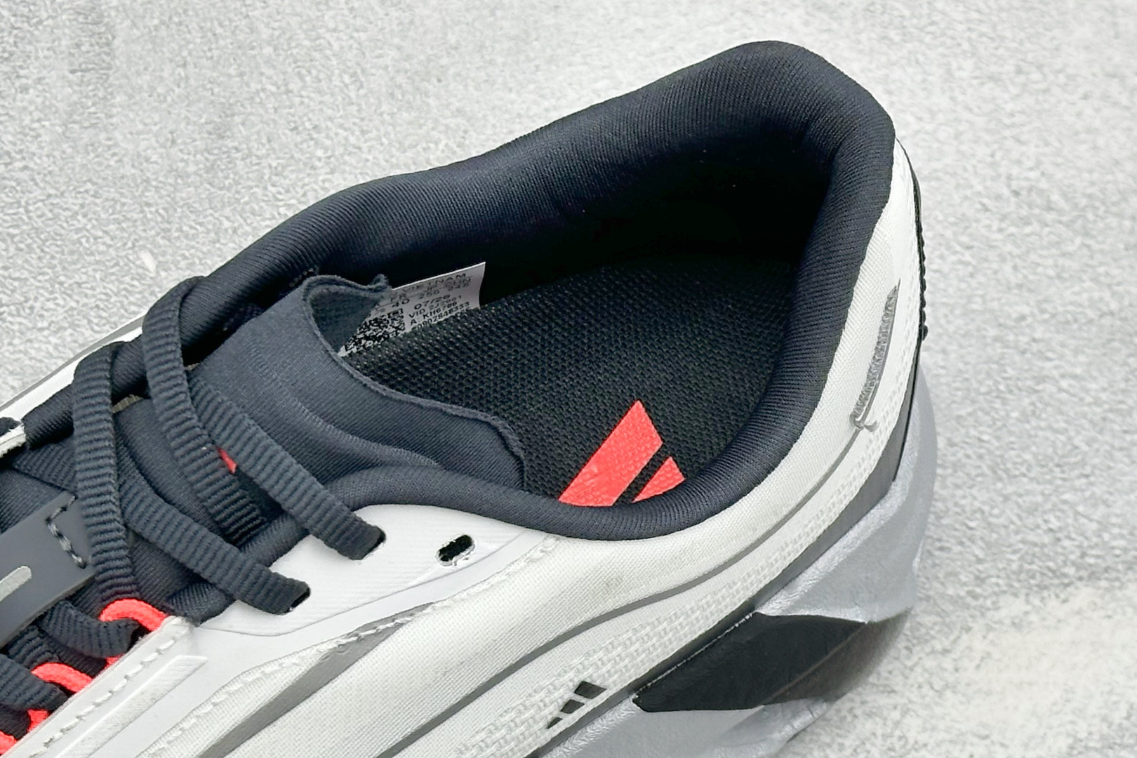 Adidas HyperBoost LITE 阿迪达斯全新爆米花透气缓震跑步鞋 货号：KH6788 尺码：36-45没半