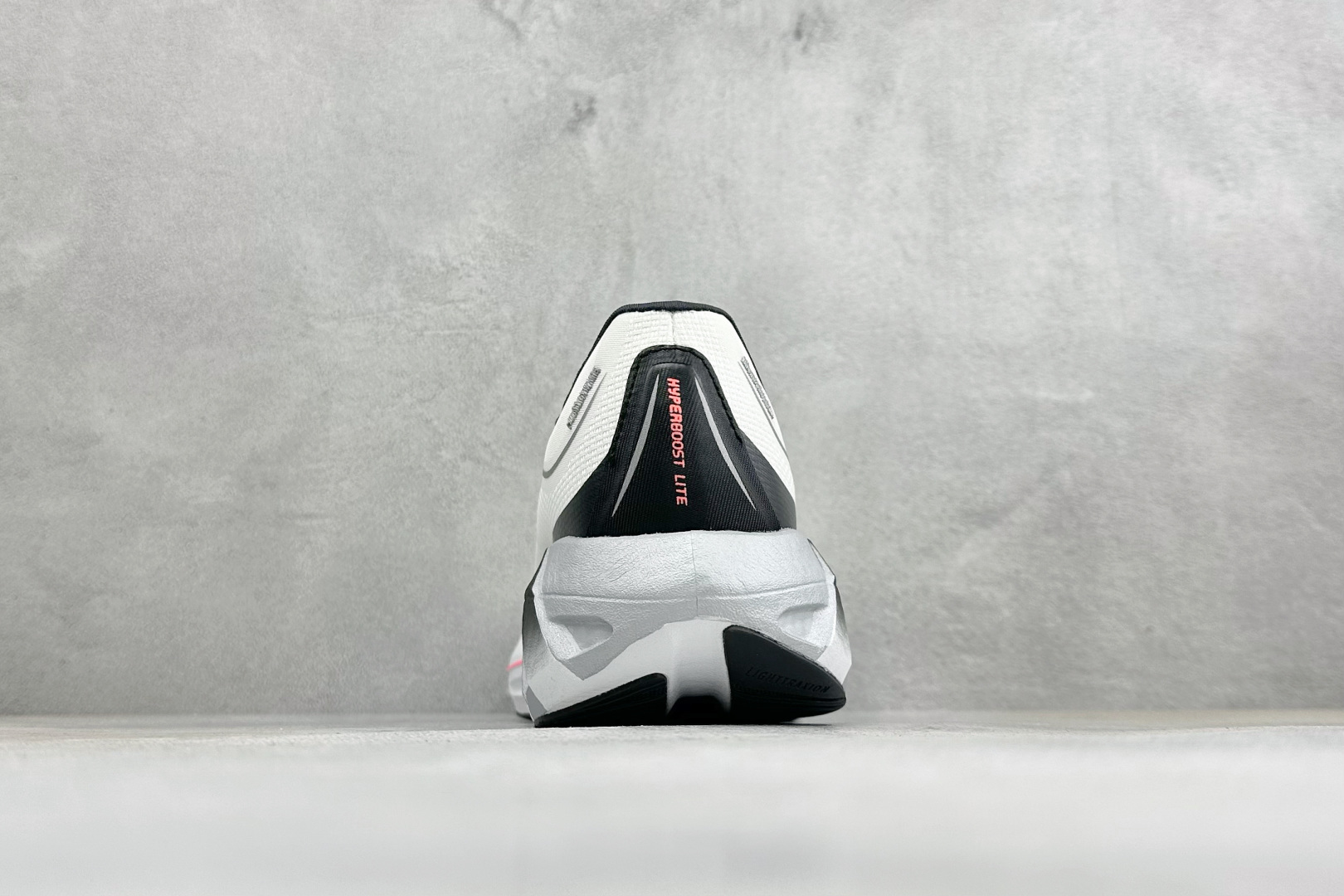 Adidas HyperBoost LITE 阿迪达斯全新爆米花透气缓震跑步鞋 货号：KH6788 尺码：36-45没半