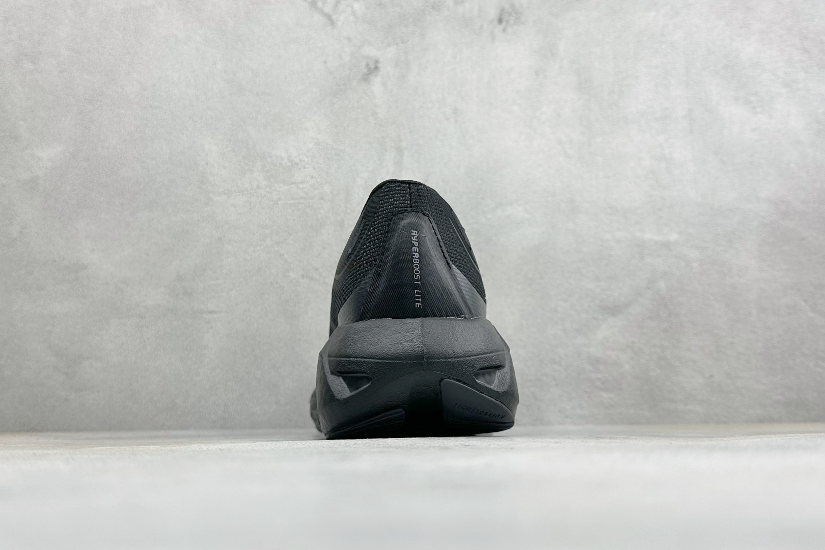 Adidas HyperBoost LITE 阿迪达斯全新爆米花透气缓震跑步鞋 货号：KH6760 尺码：36-45没半
