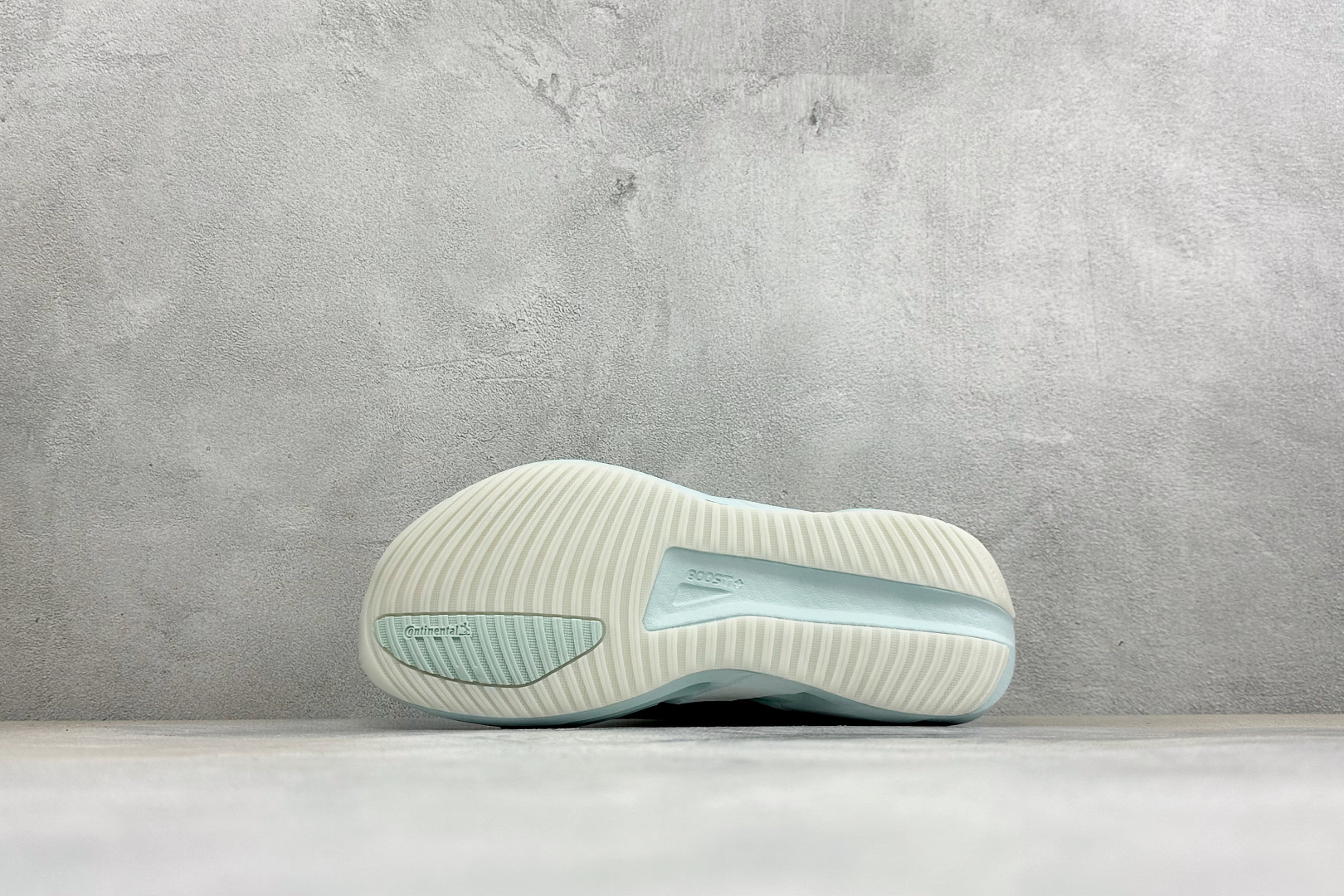 Adidas HyperBoost LITE 阿迪达斯全新爆米花透气缓震跑步鞋 货号：KH6782 尺码：36-45没半