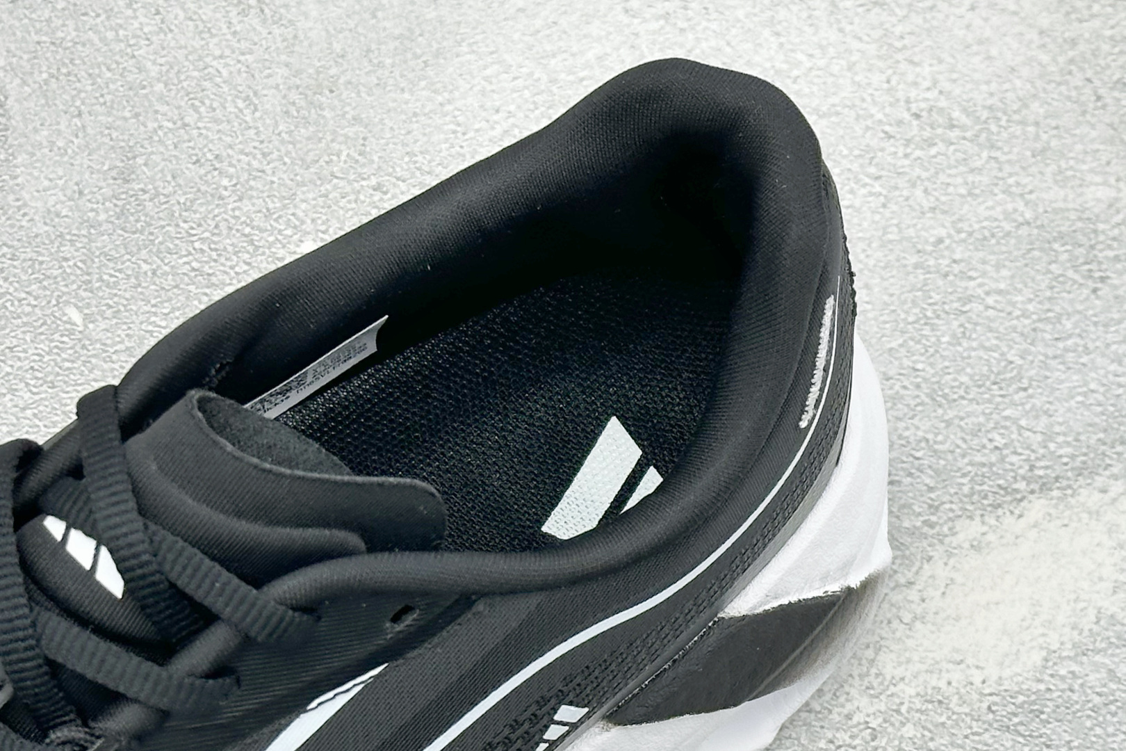 Adidas HyperBoost LITE 阿迪达斯全新爆米花透气缓震跑步鞋 货号：KH6759 尺码：36-45没半