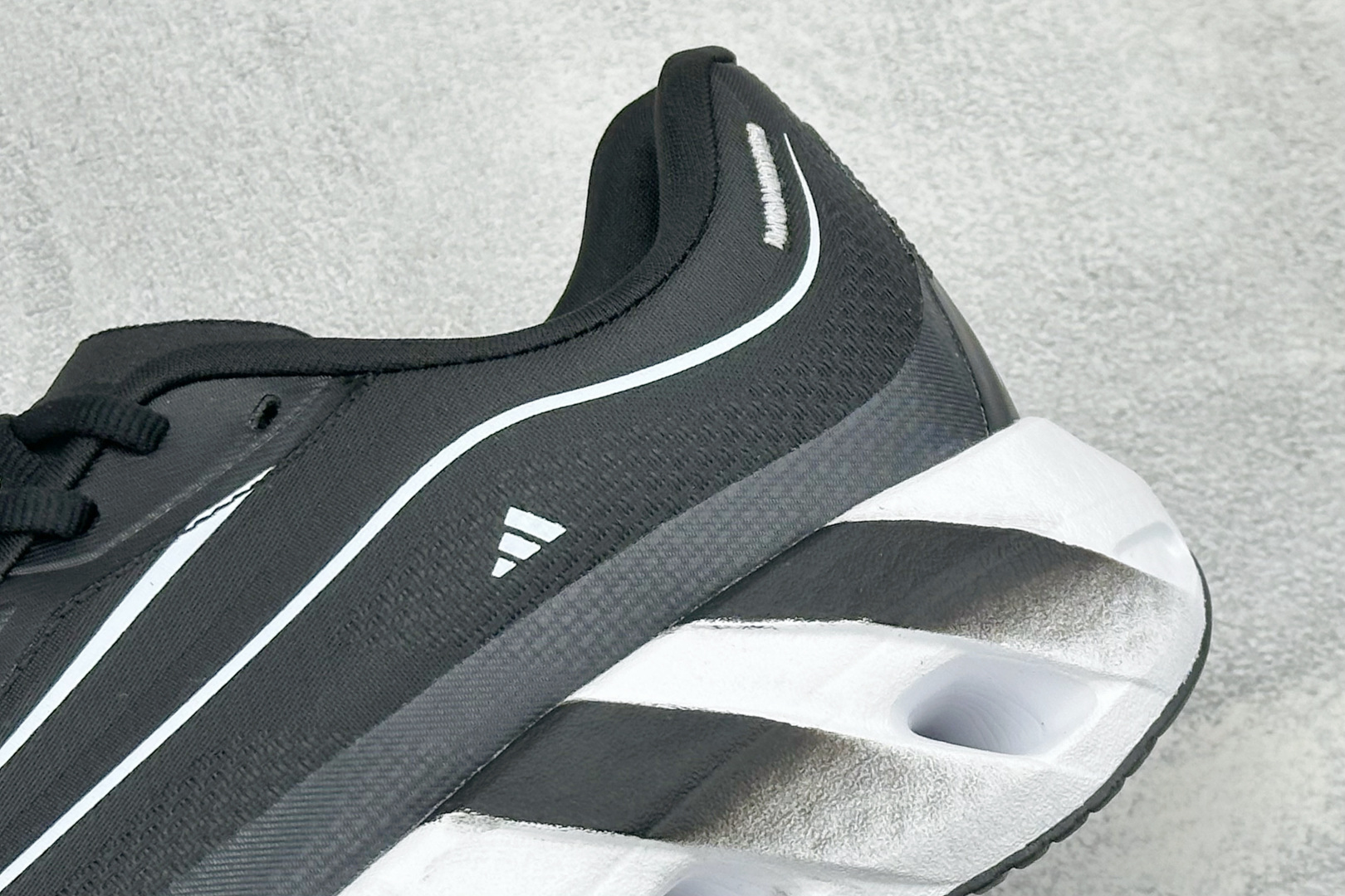 Adidas HyperBoost LITE 阿迪达斯全新爆米花透气缓震跑步鞋 货号：KH6759 尺码：36-45没半