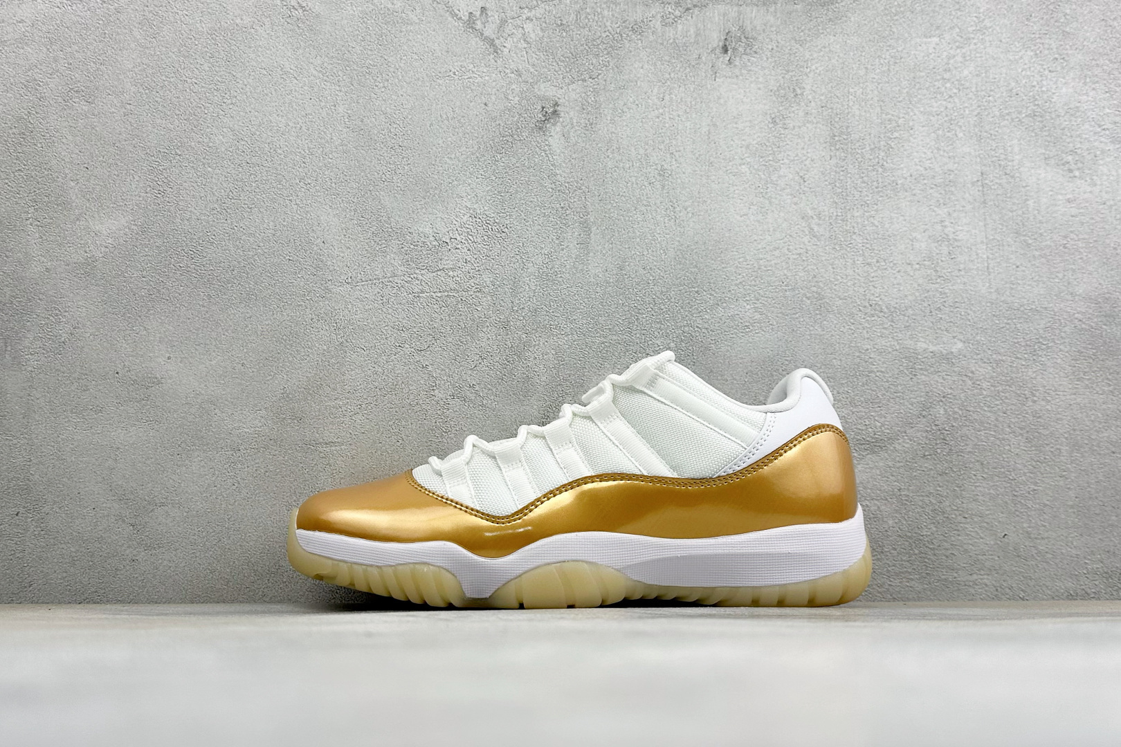 TOP纯原Air Jordan AJ11 Retro 篮球鞋 原楦原档案数据开模打造 原厂中底拉帮钢印 原厂漆皮 防冻不
