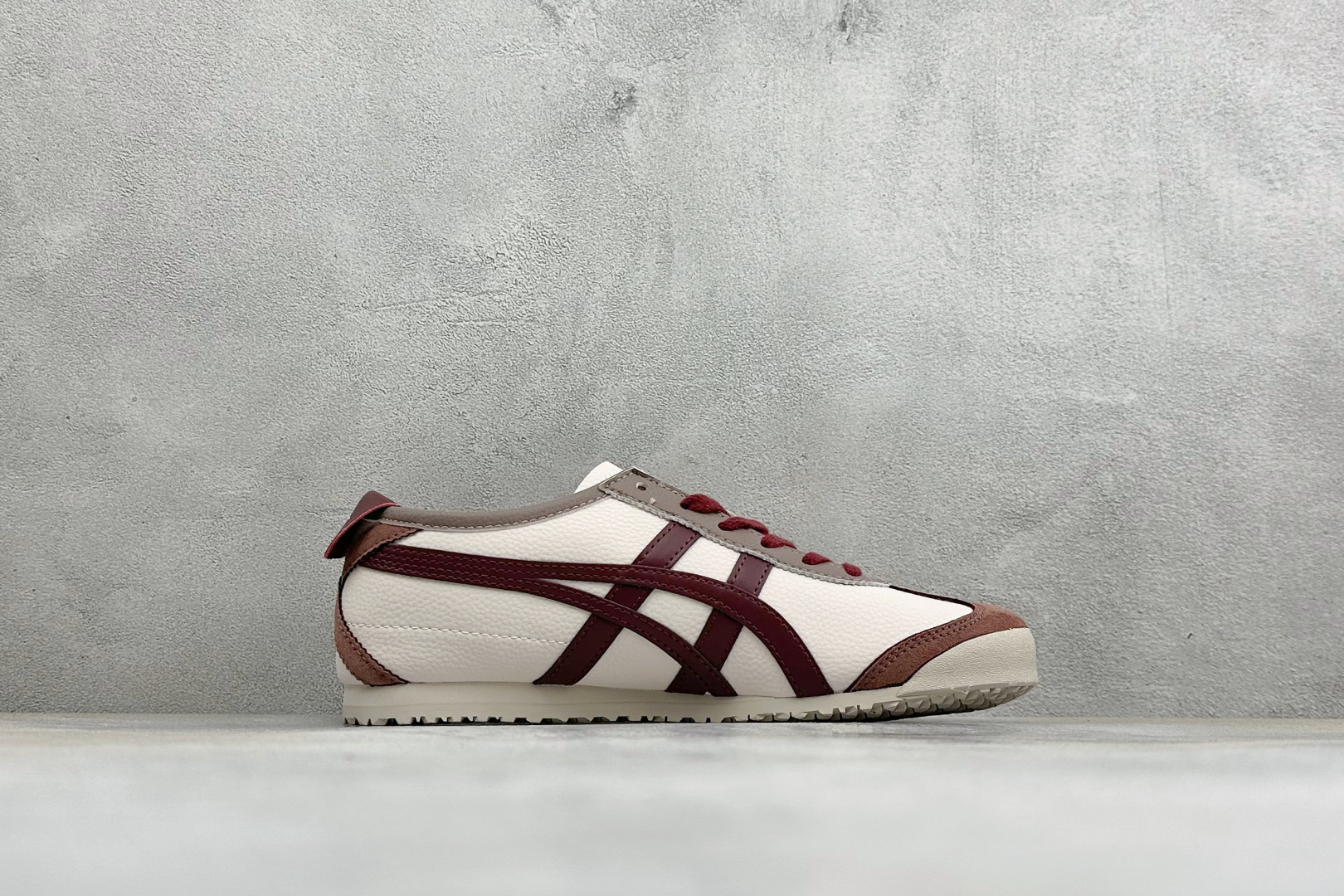 K版鬼冢虎 Onitsuka Tiger Mexico 66® Paraty 百搭单品板鞋 MEXICO 66是鬼冢虎旗
