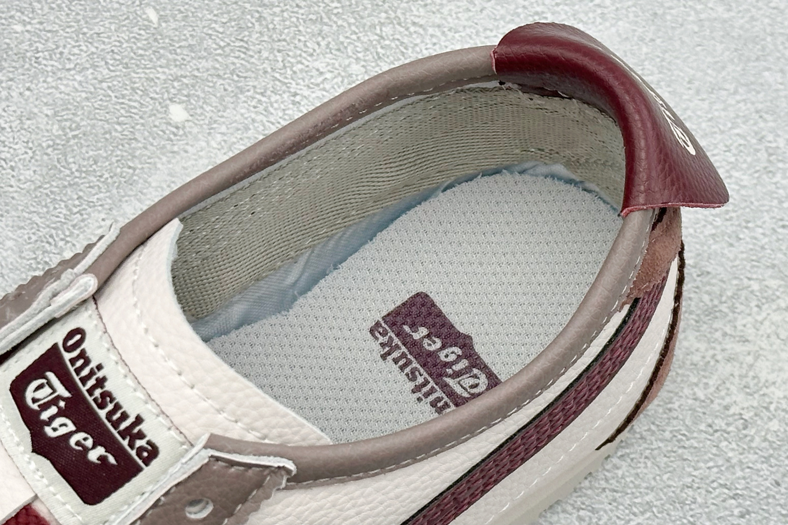 K版鬼冢虎 Onitsuka Tiger Mexico 66® Paraty 百搭单品板鞋 MEXICO 66是鬼冢虎旗