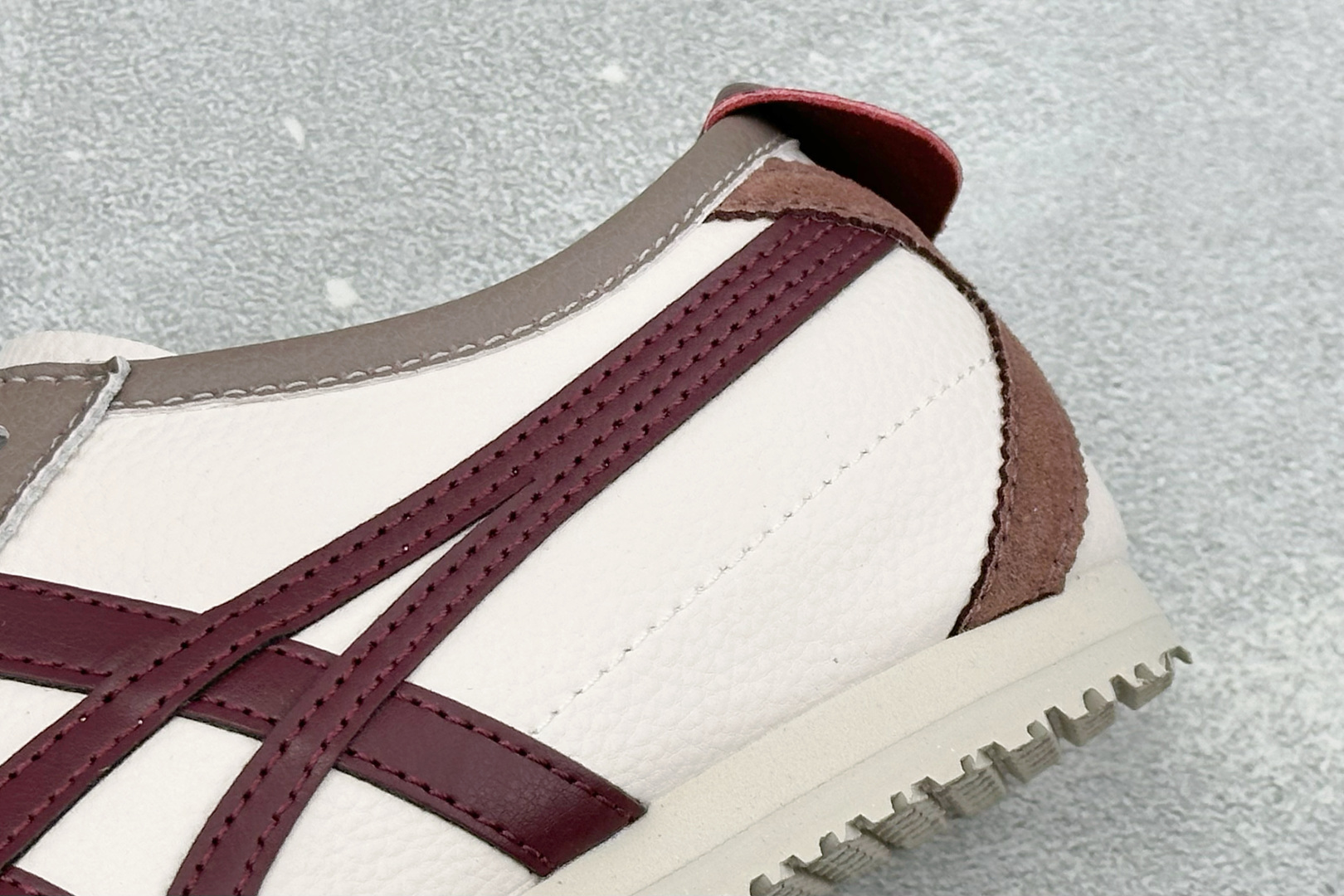 K版鬼冢虎 Onitsuka Tiger Mexico 66® Paraty 百搭单品板鞋 MEXICO 66是鬼冢虎旗