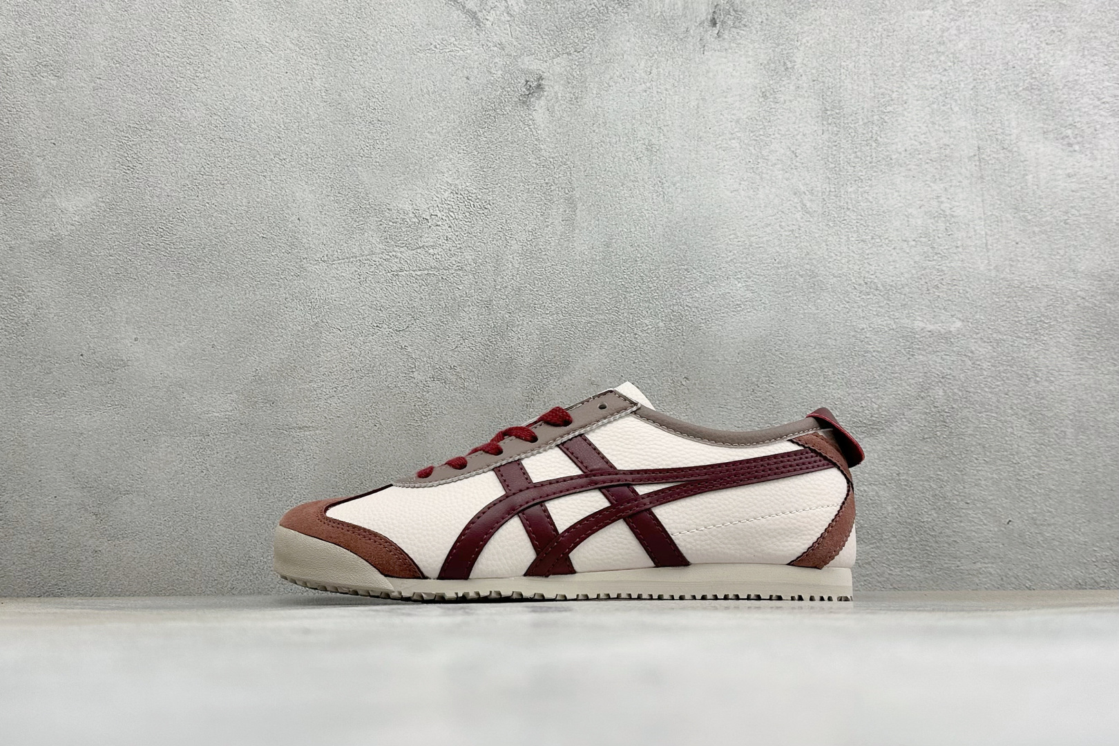 K版鬼冢虎 Onitsuka Tiger Mexico 66® Paraty 百搭单品板鞋 MEXICO 66是鬼冢虎旗