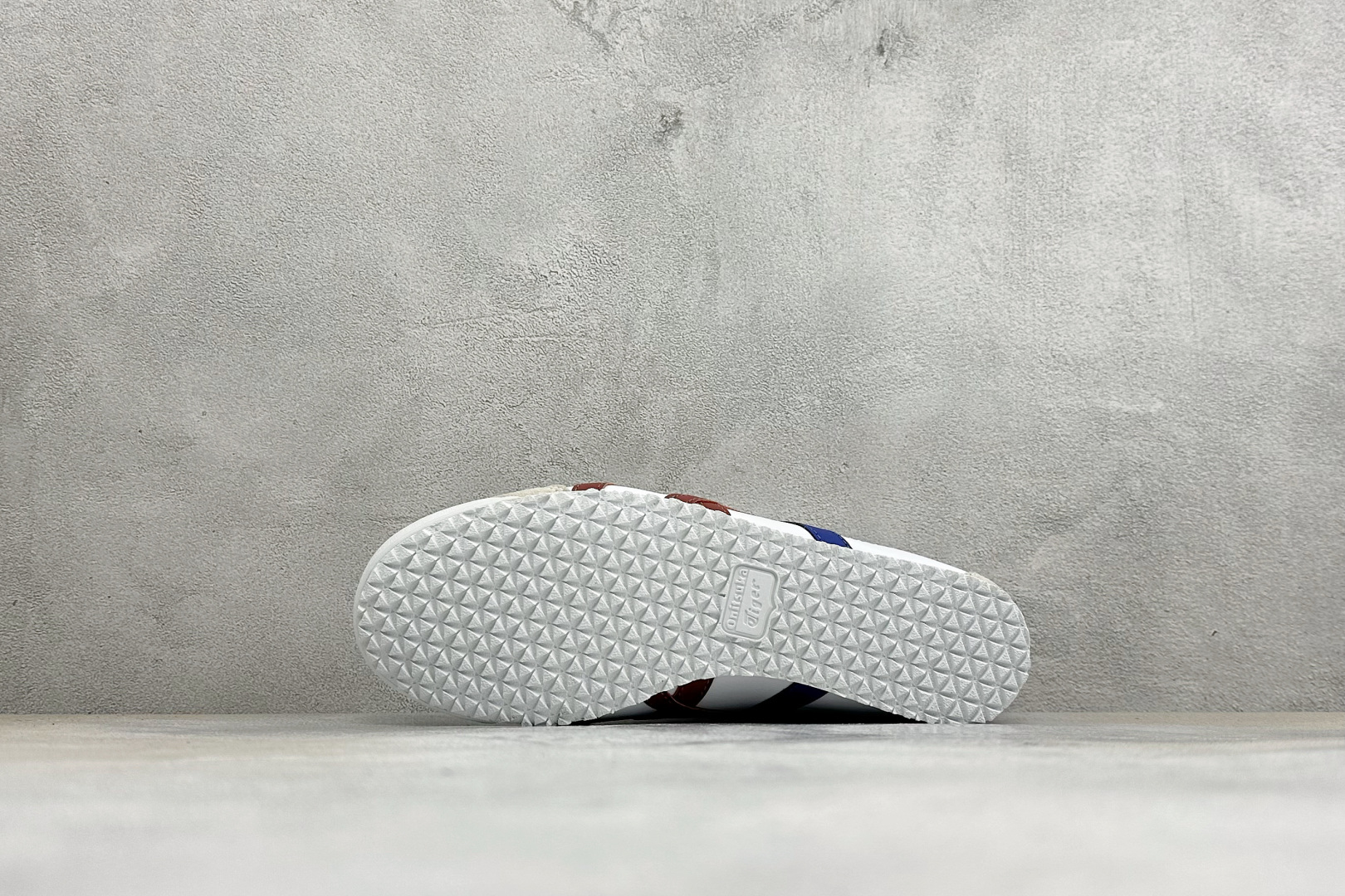 K版鬼冢虎 Onitsuka Tiger Mexico 66® Paraty 百搭单品板鞋 MEXICO 66是鬼冢虎旗