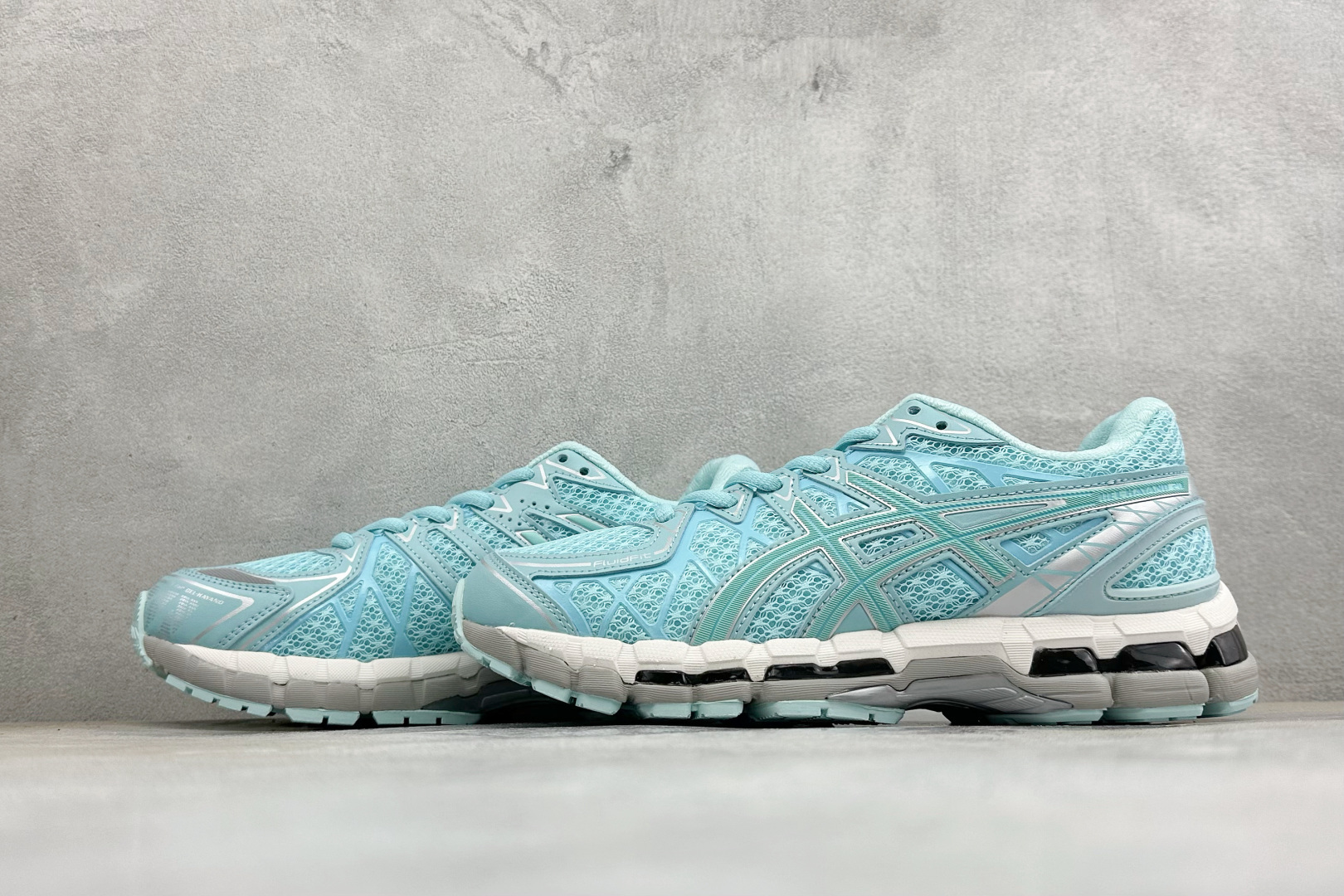 XR版Asics Gel-Kayano 20 亚瑟士 舒适百搭耐磨支撑透气 低帮跑步鞋 货号: 1203A388-036