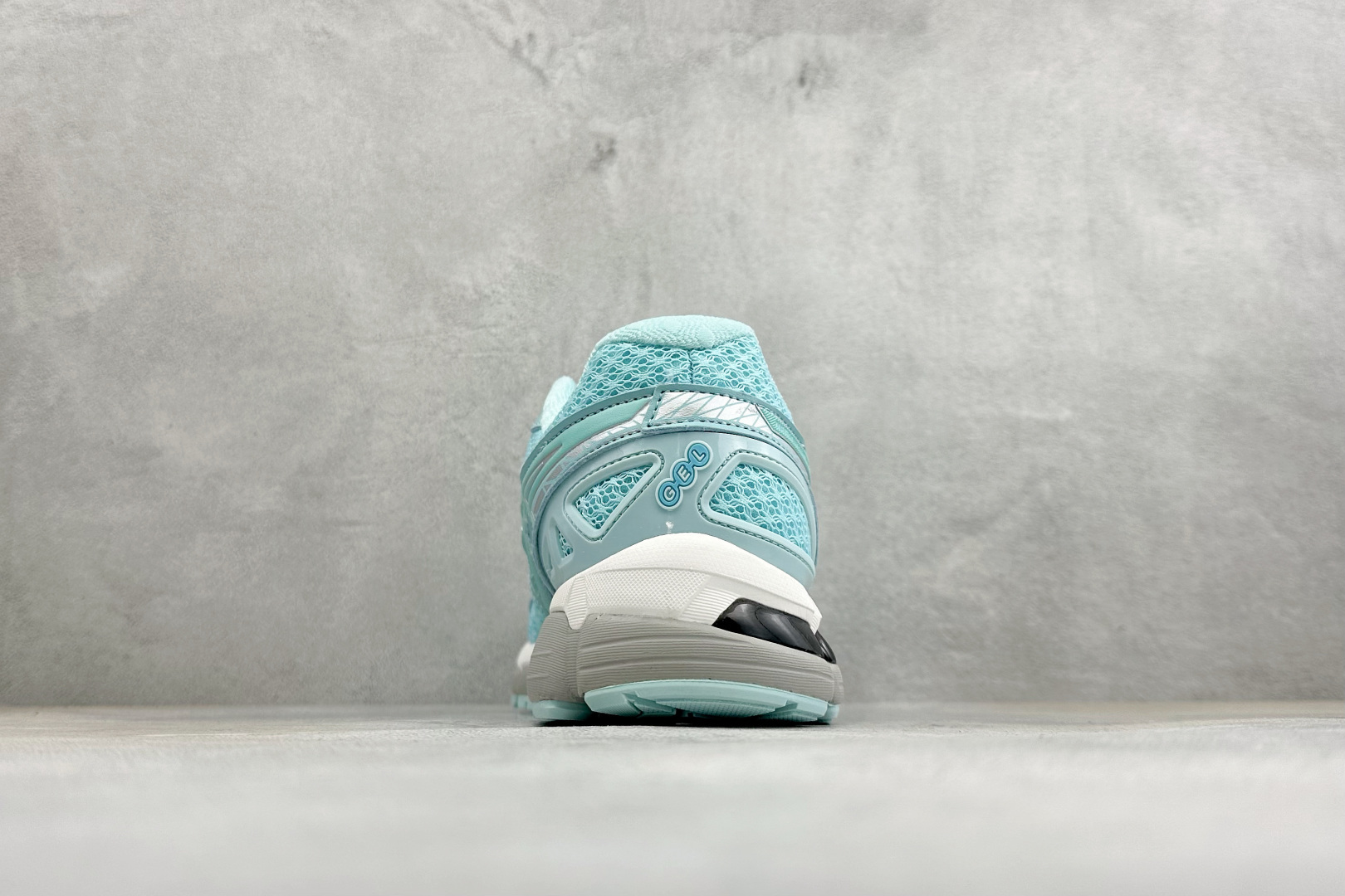 XR版Asics Gel-Kayano 20 亚瑟士 舒适百搭耐磨支撑透气 低帮跑步鞋 货号: 1203A388-036
