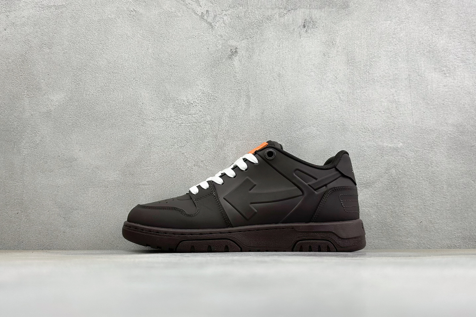 S版 OFF-White C/O VirGil Abloh 时尚百搭休闲鞋 独家首发新款 采用环保牛剖革组合网织布鞋面材