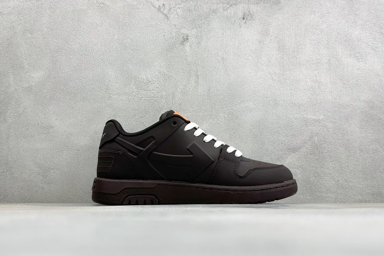 S版 OFF-White C/O VirGil Abloh 时尚百搭休闲鞋 独家首发新款 采用环保牛剖革组合网织布鞋面材
