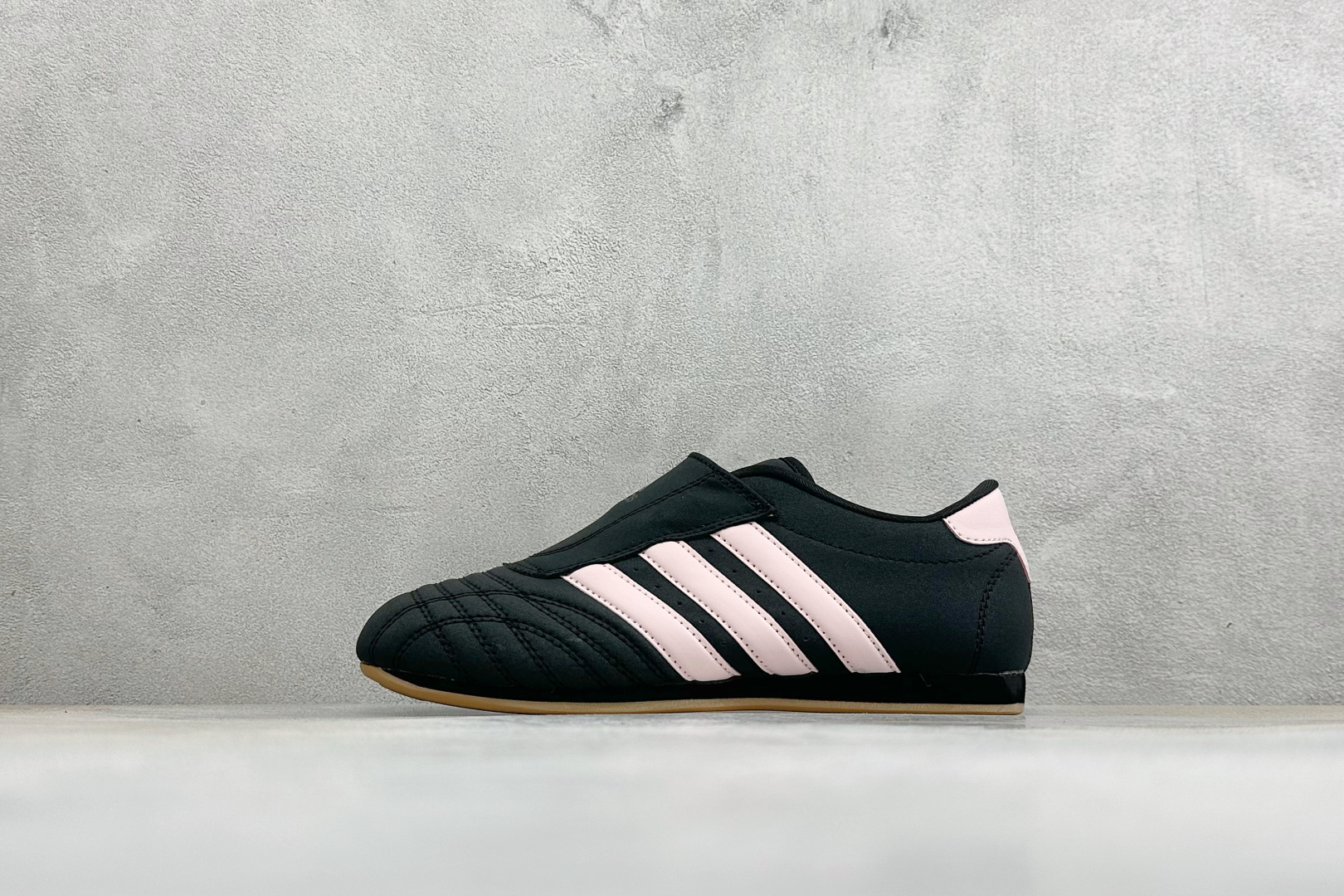 XH版Adidas originals Taekwondo Low 跆拳道系列 经典复古薄底训练慢跑鞋 TAEKWOND