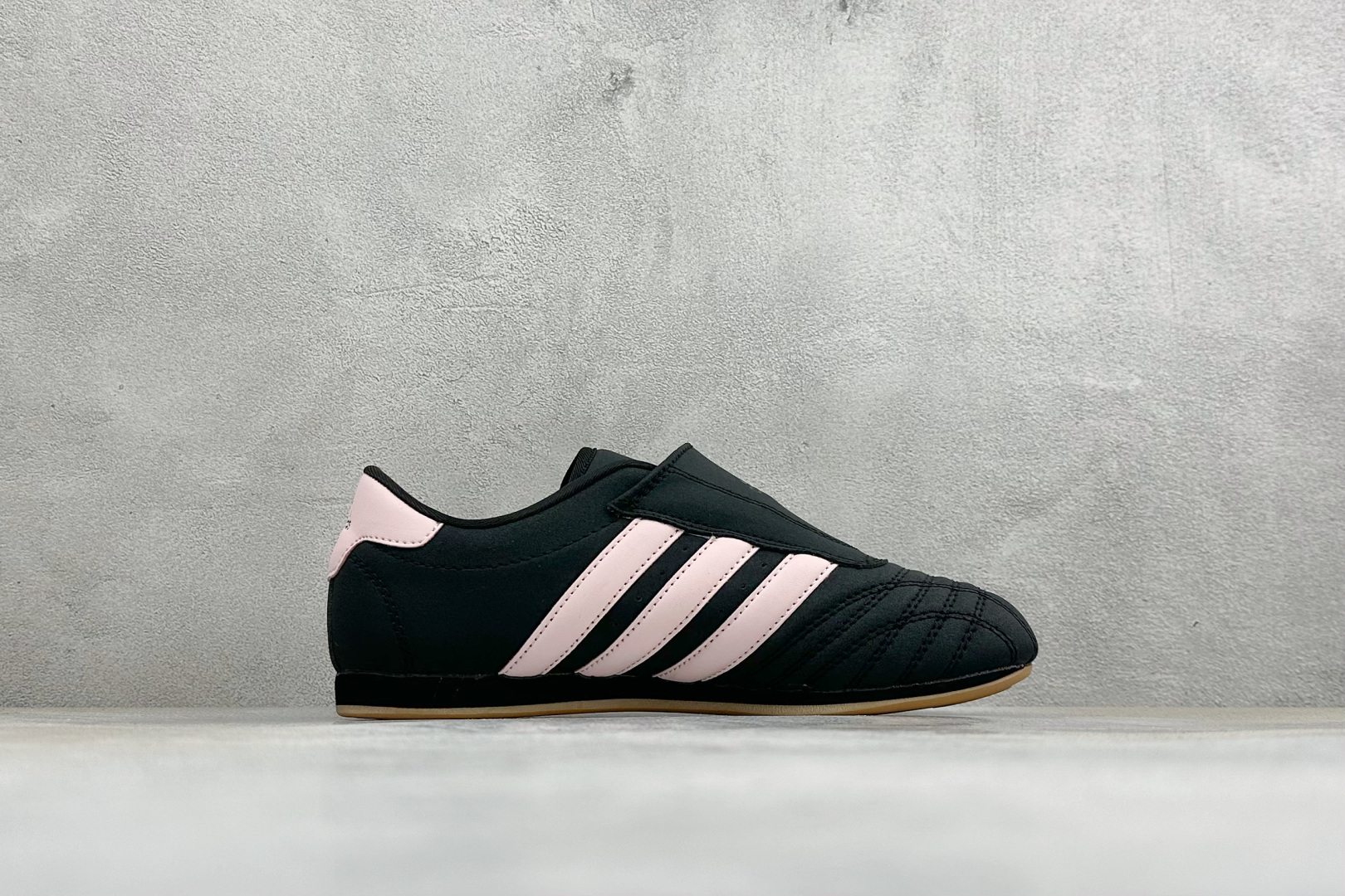 XH版Adidas originals Taekwondo Low 跆拳道系列 经典复古薄底训练慢跑鞋 TAEKWOND