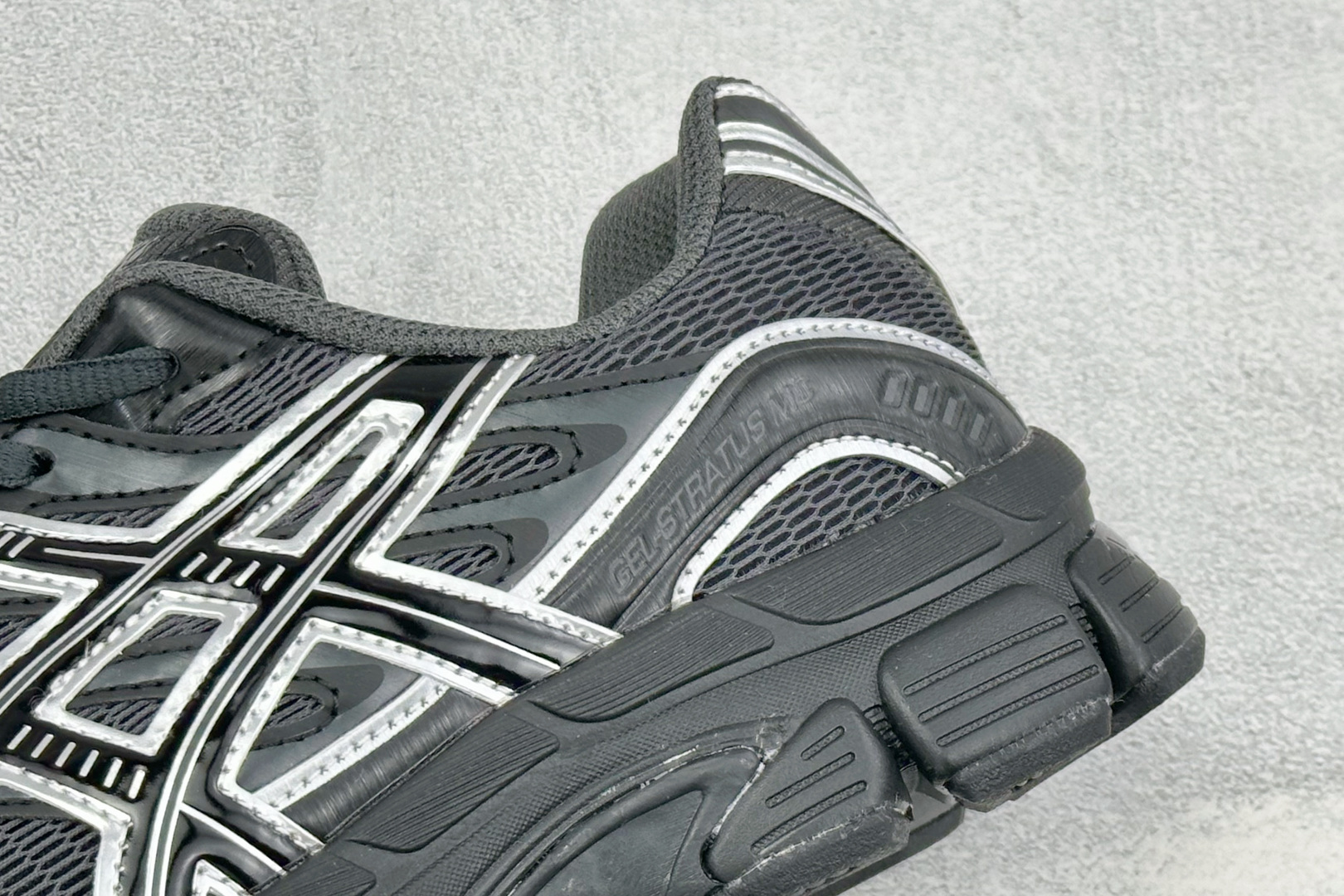 XM版Asics Gel-Stratus Mc系列 亚瑟士 低帮轻量缓震休闲运动跑步鞋 货号: 1203B049-020