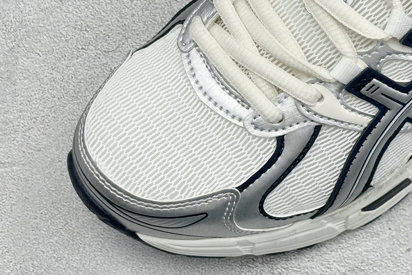 XM版Asics Gel-Stratus Mc系列 亚瑟士 低帮轻量缓震休闲运动跑步鞋 货号: 1203B049-103