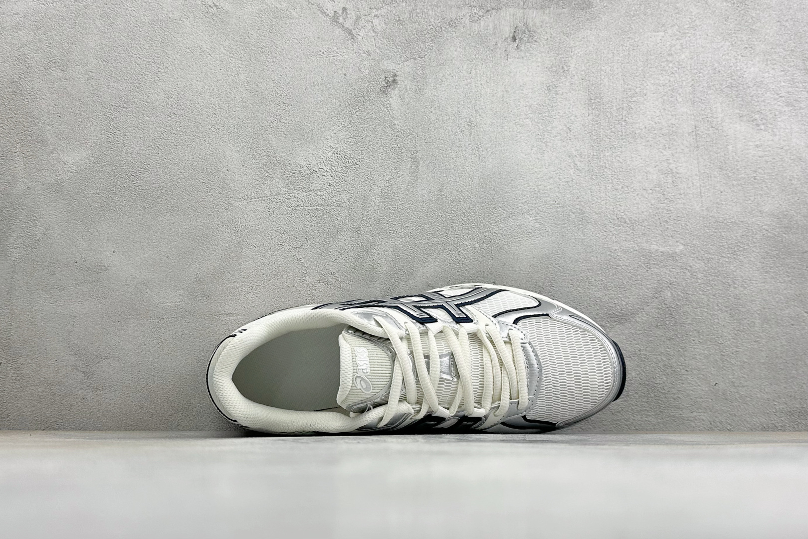 XM版Asics Gel-Stratus Mc系列 亚瑟士 低帮轻量缓震休闲运动跑步鞋 货号: 1203B049-103