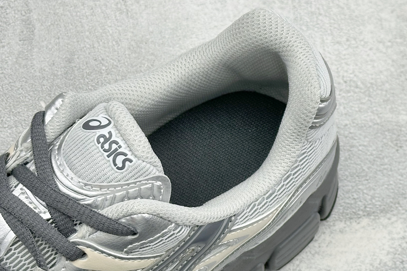 XM版Asics Gel-Stratus Mc系列 亚瑟士 低帮轻量缓震休闲运动跑步鞋 货号: 1203B219-020