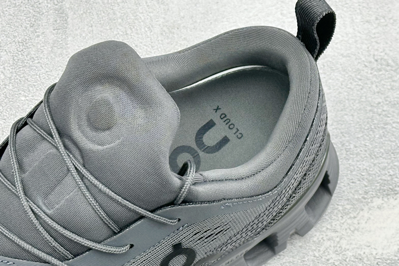 ZC版On昂跑 Cloud X Z5系列低帮轻量舒适多功能休闲运动鞋 采用工程飞织网布组合再生聚酯纤维鞋面材质搭载独家隐 ZC版On昂跑 Cloud X Z5系列低帮轻量舒适多功能休闲运动鞋 采用工程飞织网布组合再生聚酯纤维鞋面材质搭载独家隐