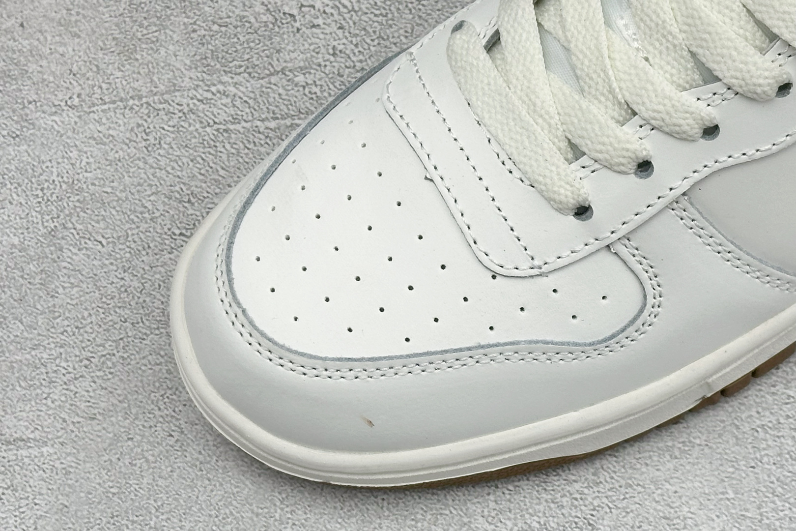 H版BIG NIKE LOW 耐克 简约百搭 減震耐磨 低帮板鞋 货号: -101 尺码：36-45 