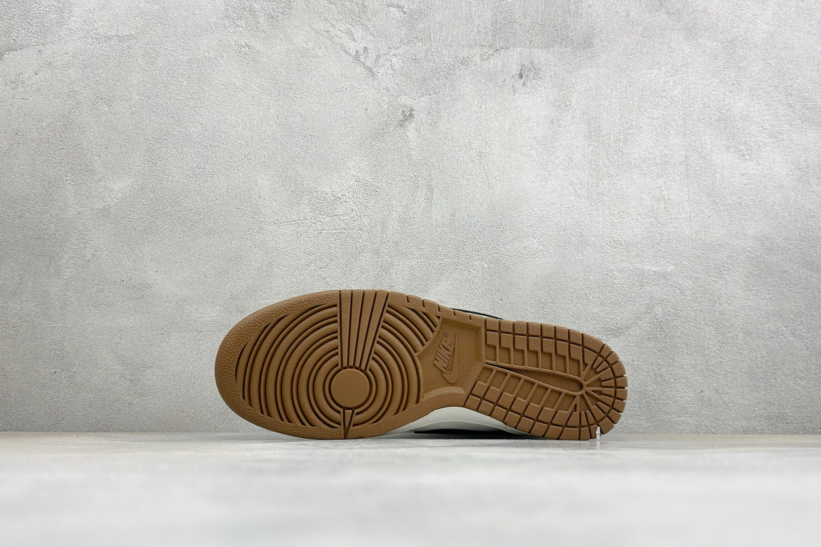 H版BIG NIKE LOW 耐克 简约百搭 減震耐磨 低帮板鞋 货号: -101 尺码：36-45 