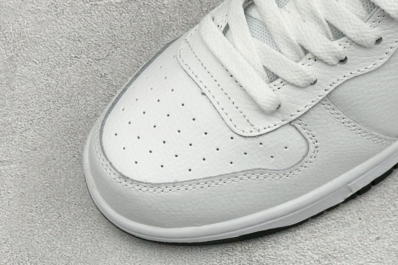 H版BIG NIKE LOW 耐克 简约百搭 減震耐磨 低帮板鞋 货号: -109 尺码：36-45 